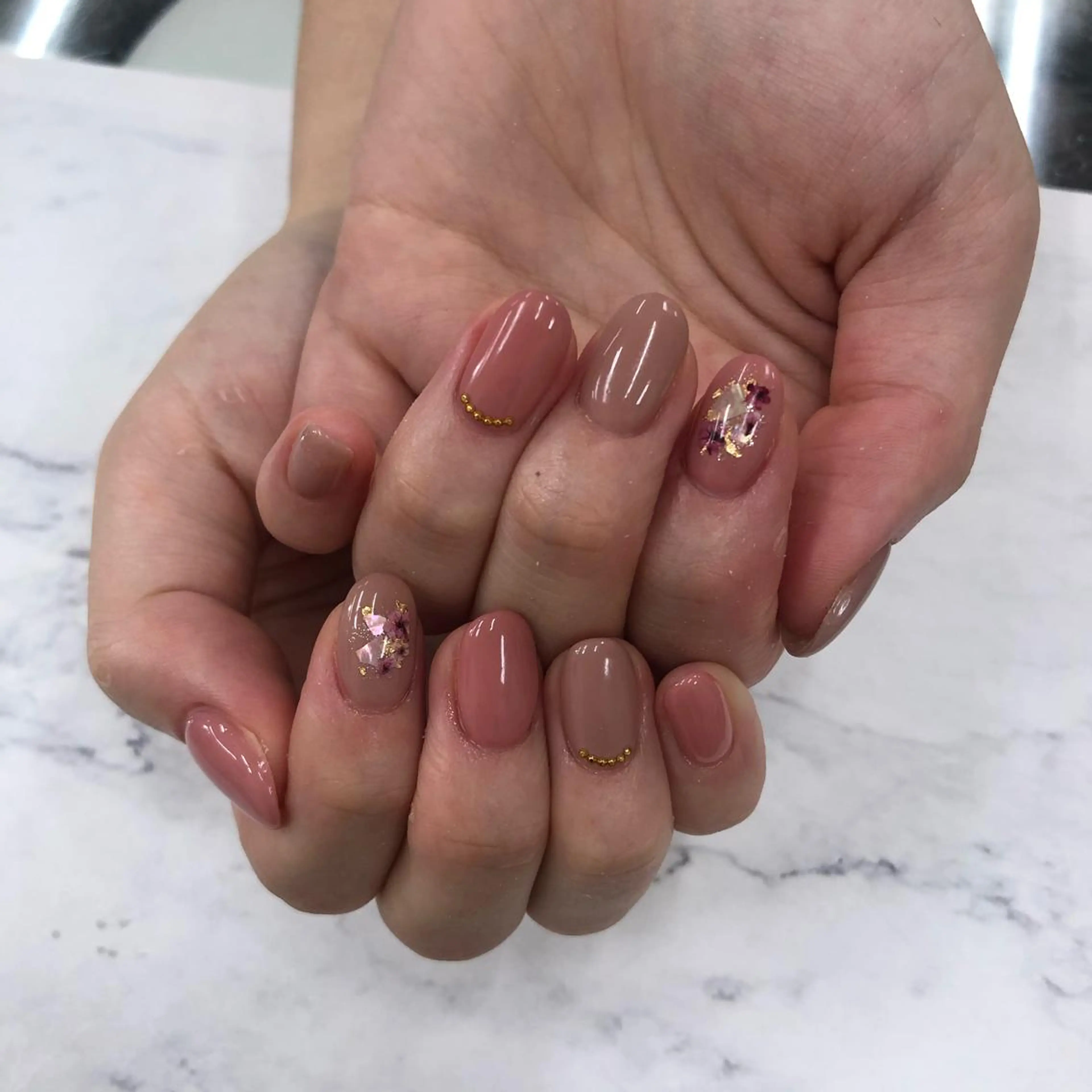 ネイル フラワーネイル ピンク ピンクベージュ amore Dのネイルデザイン