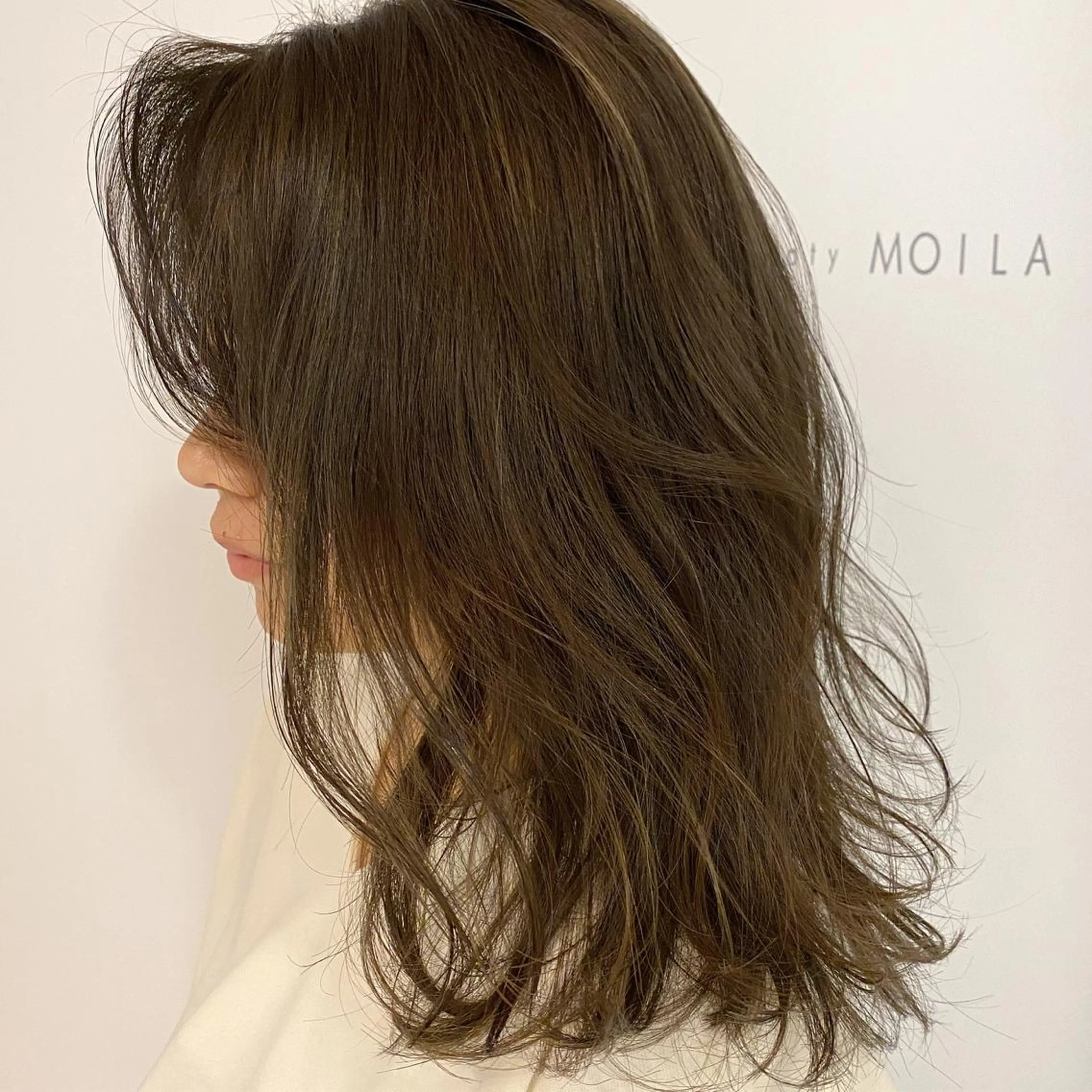 カラー 秋山 裕香のヘアスタイル