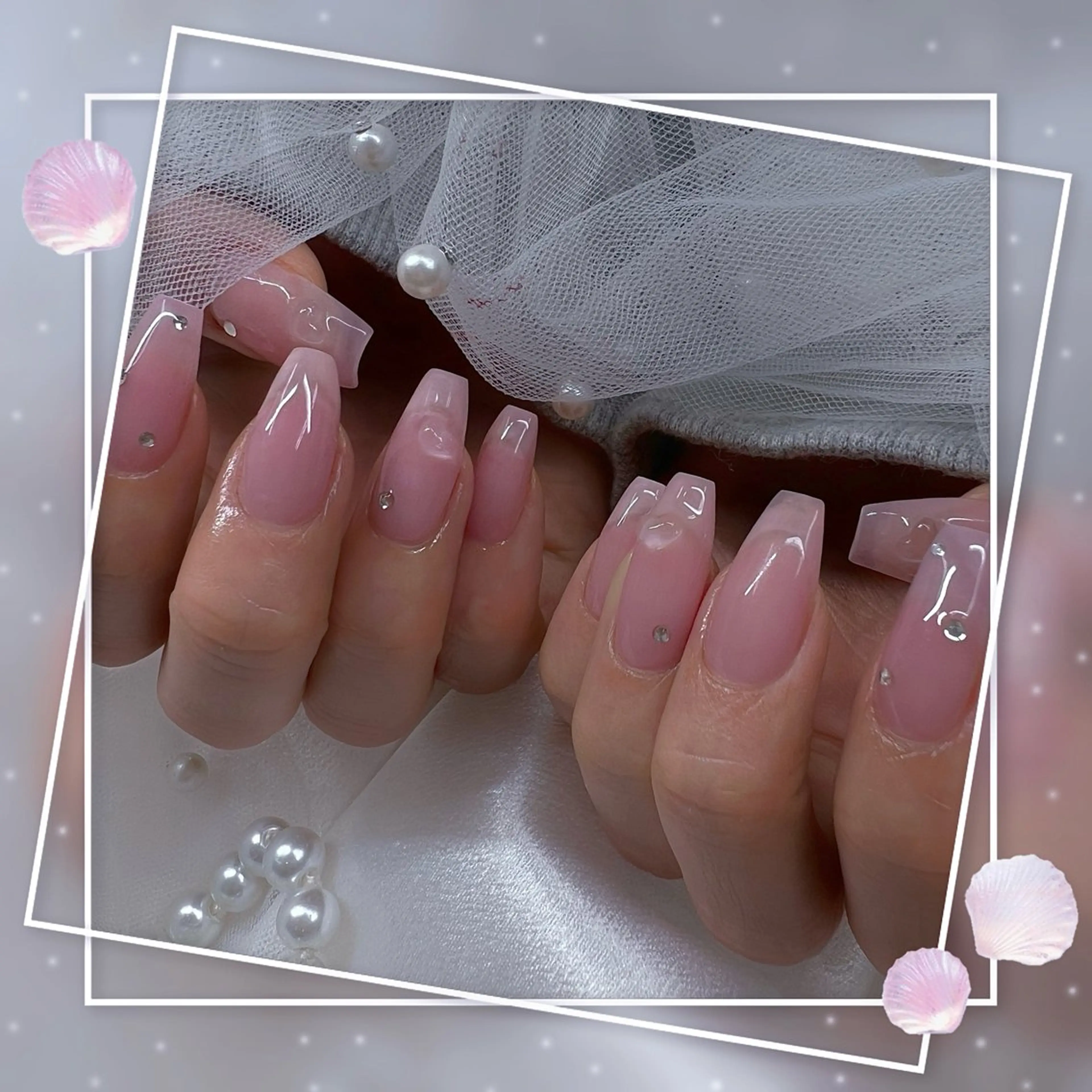 ネイル チークネイル フレンチネイル ガーリー グラデーション マグネットネイル ハンドネイル Chill Nailsalonのネイルデザイン