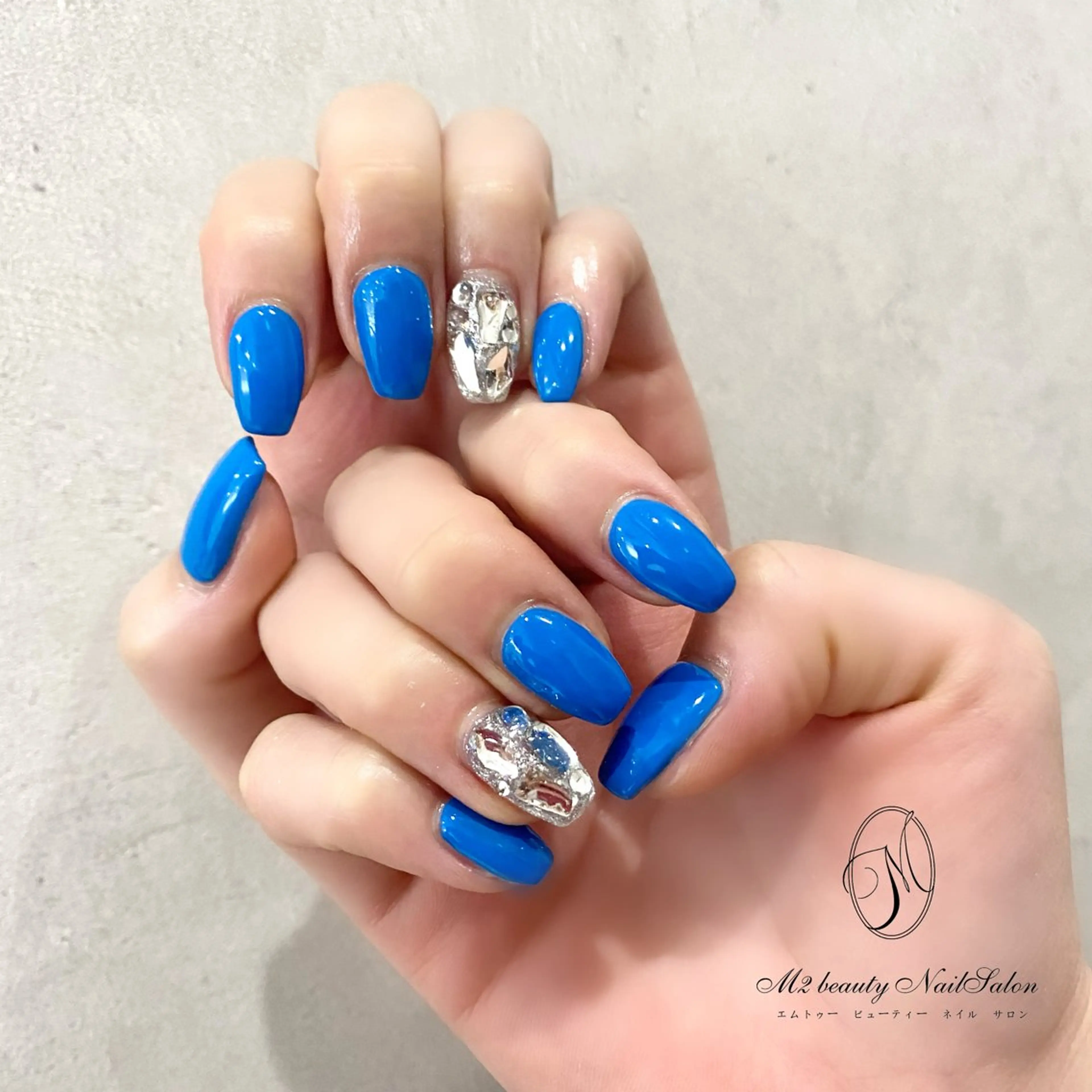 【HANDオフあり】2本ストーン埋め尽くしネイルデザインの写真