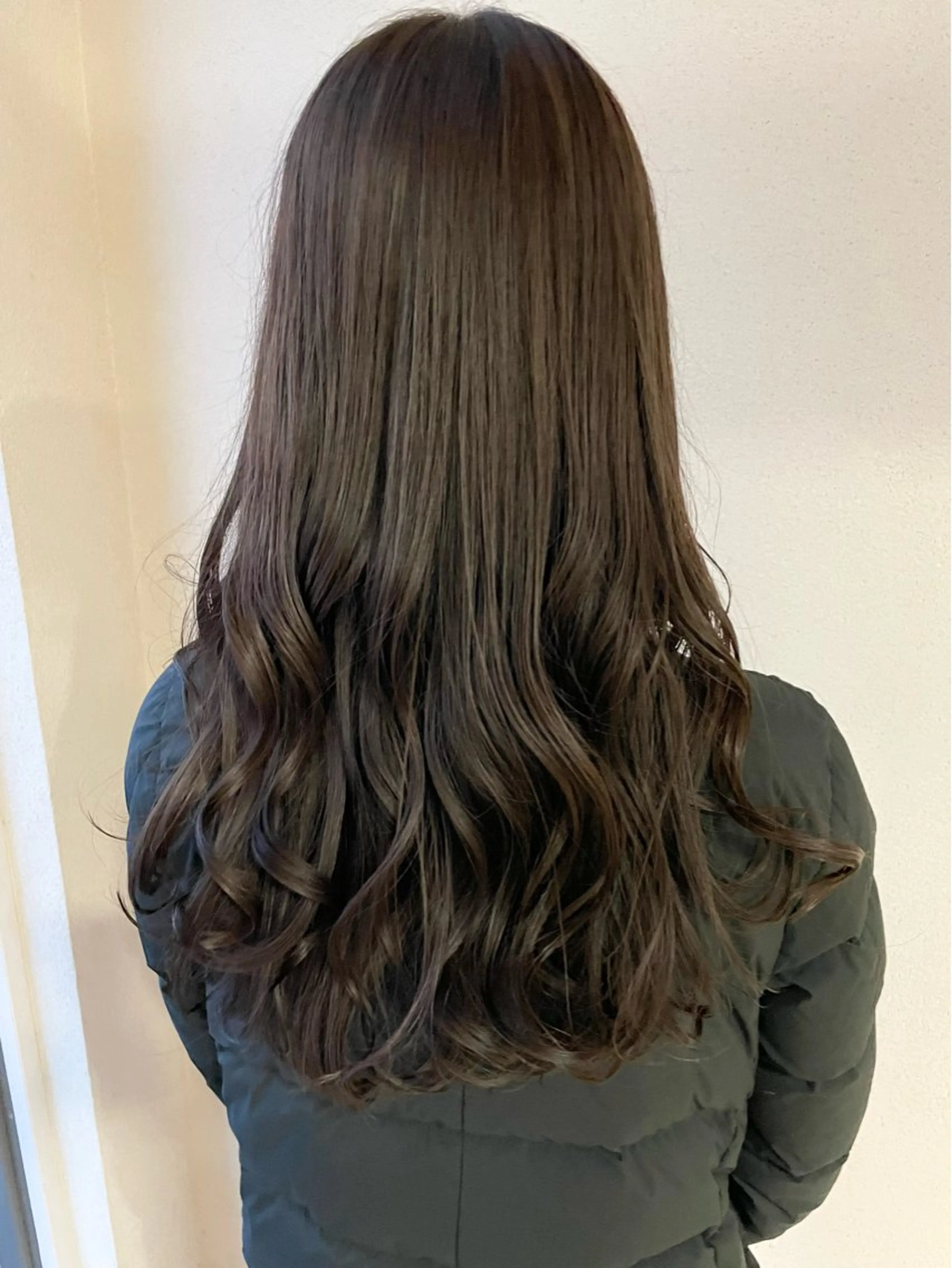 ロング カラー アッシュ アッシュグレー アッシュグレージュ 透明感カラー グレージュ カット ヘアカラー 沢田 瞳のヘアスタイル