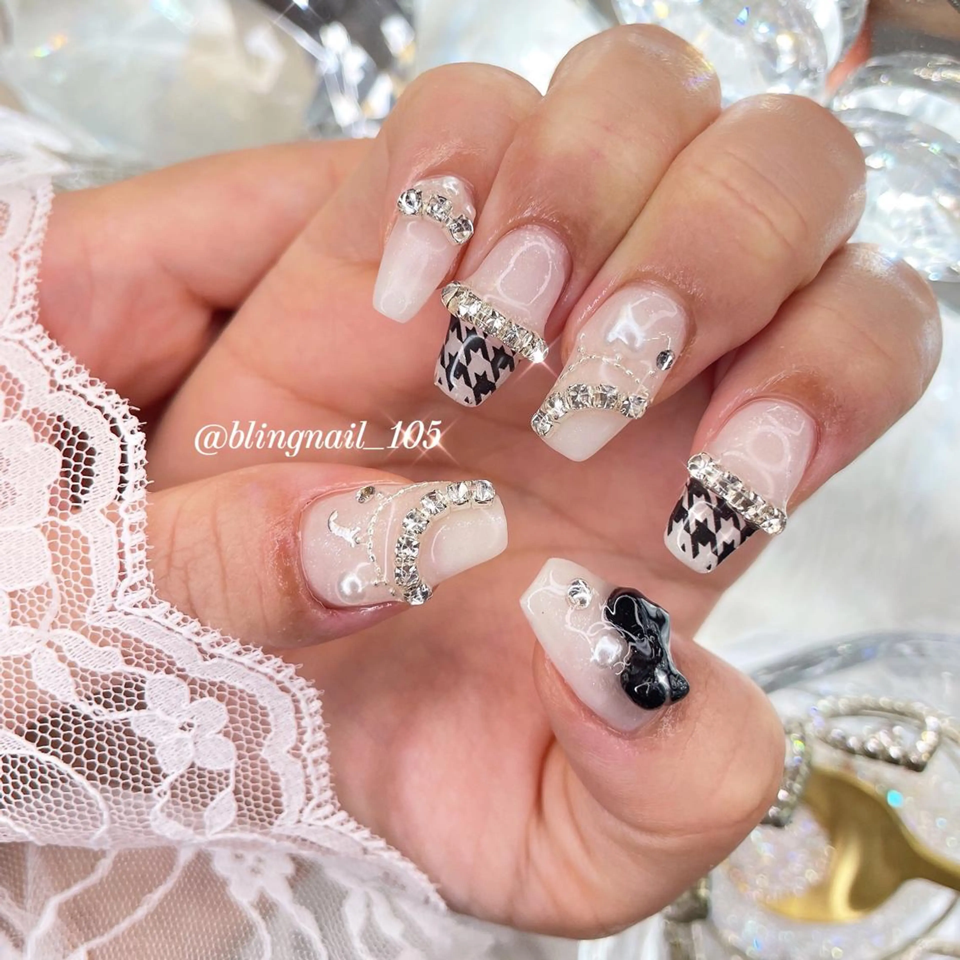 ネイル 23時まで❤︎韓国、 ワンホンネイルのネイルデザイン