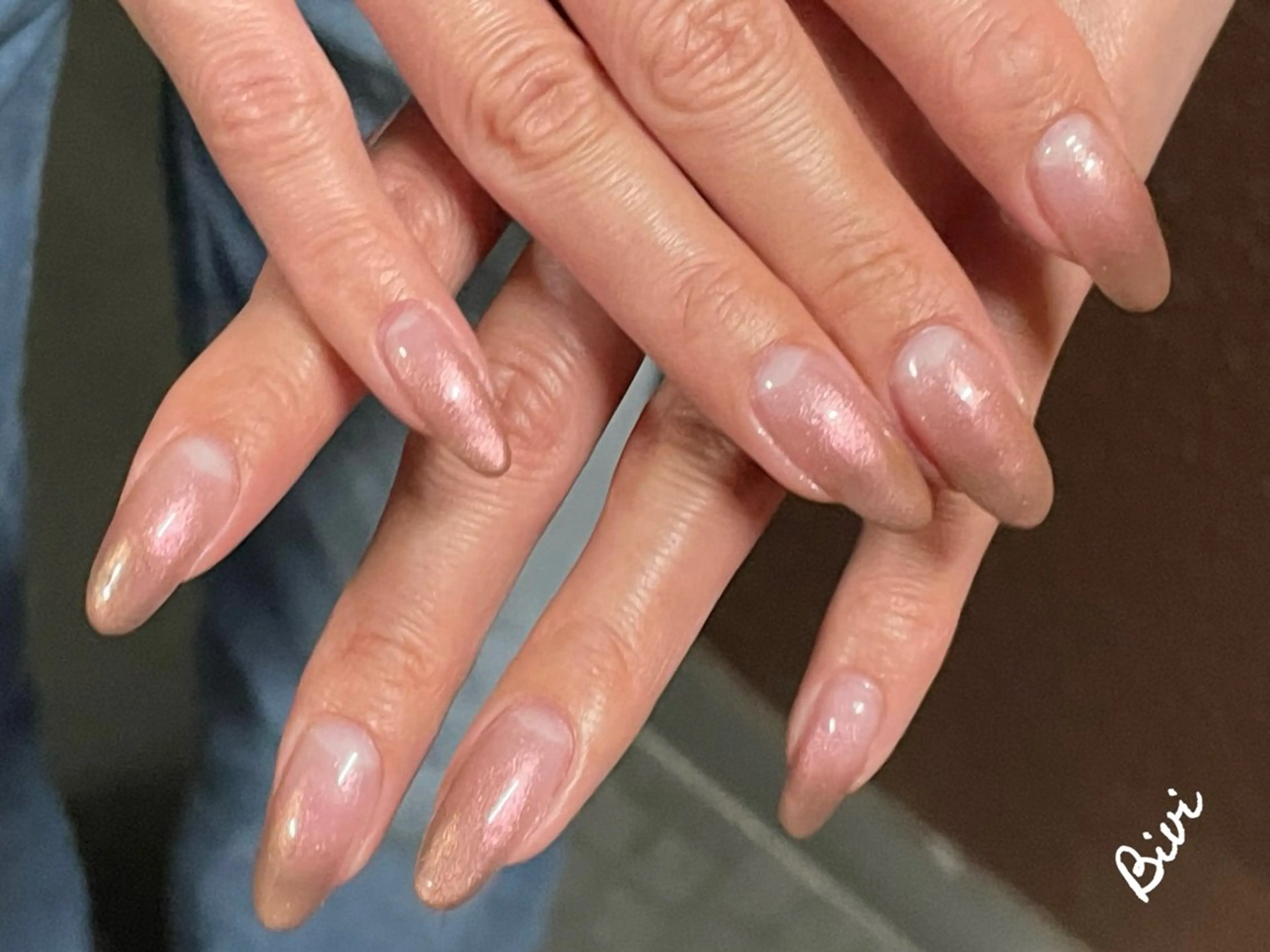 ネイル アートネイル フラッシュネイル グラデーション ラメ(グリッター) シルバー ハンドネイル ハンドケア ♡Bivi♡自爪に 優しいネイルサロンのネイルデザイン