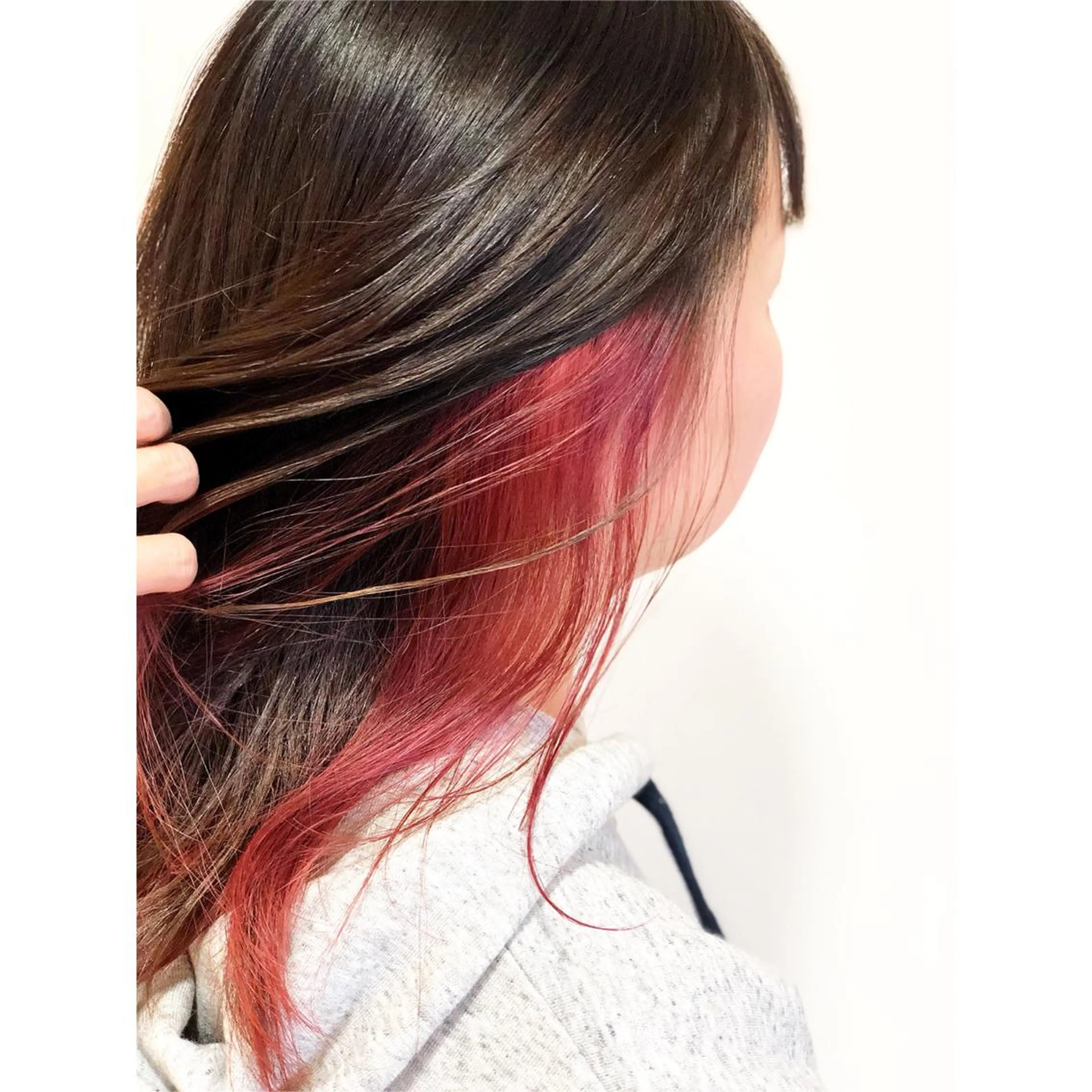 ミディアム カラー ベージュカラー ブリーチ イルミナカラー インナーカラー ピンクカラー 門田 恭弥のヘアスタイル