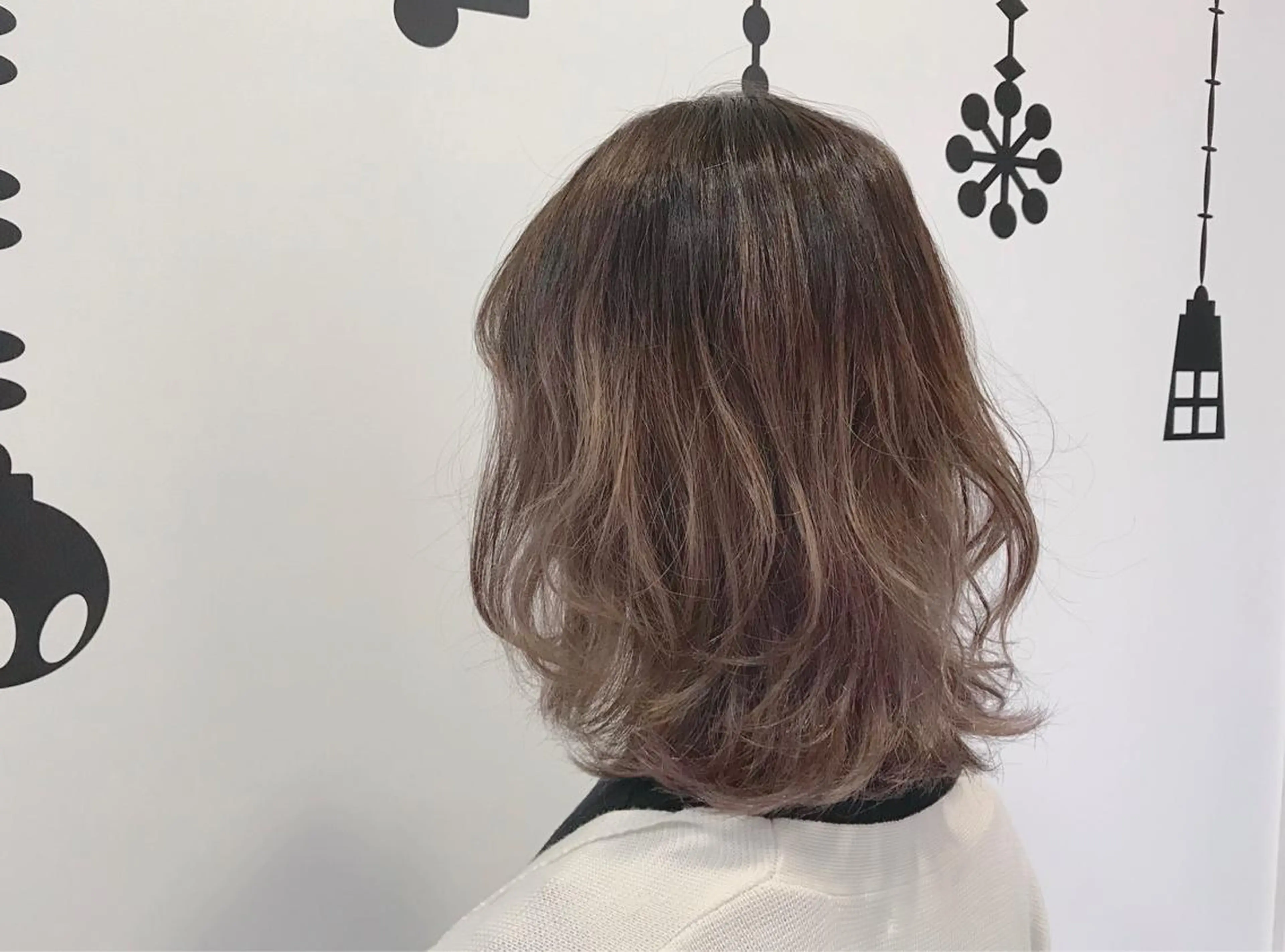 ミディアム カラー バレイヤージュ ブリーチ ケアブリーチ レイヤーカット カット ヘアカラー Laf かおりのマツエク・マツパデザイン