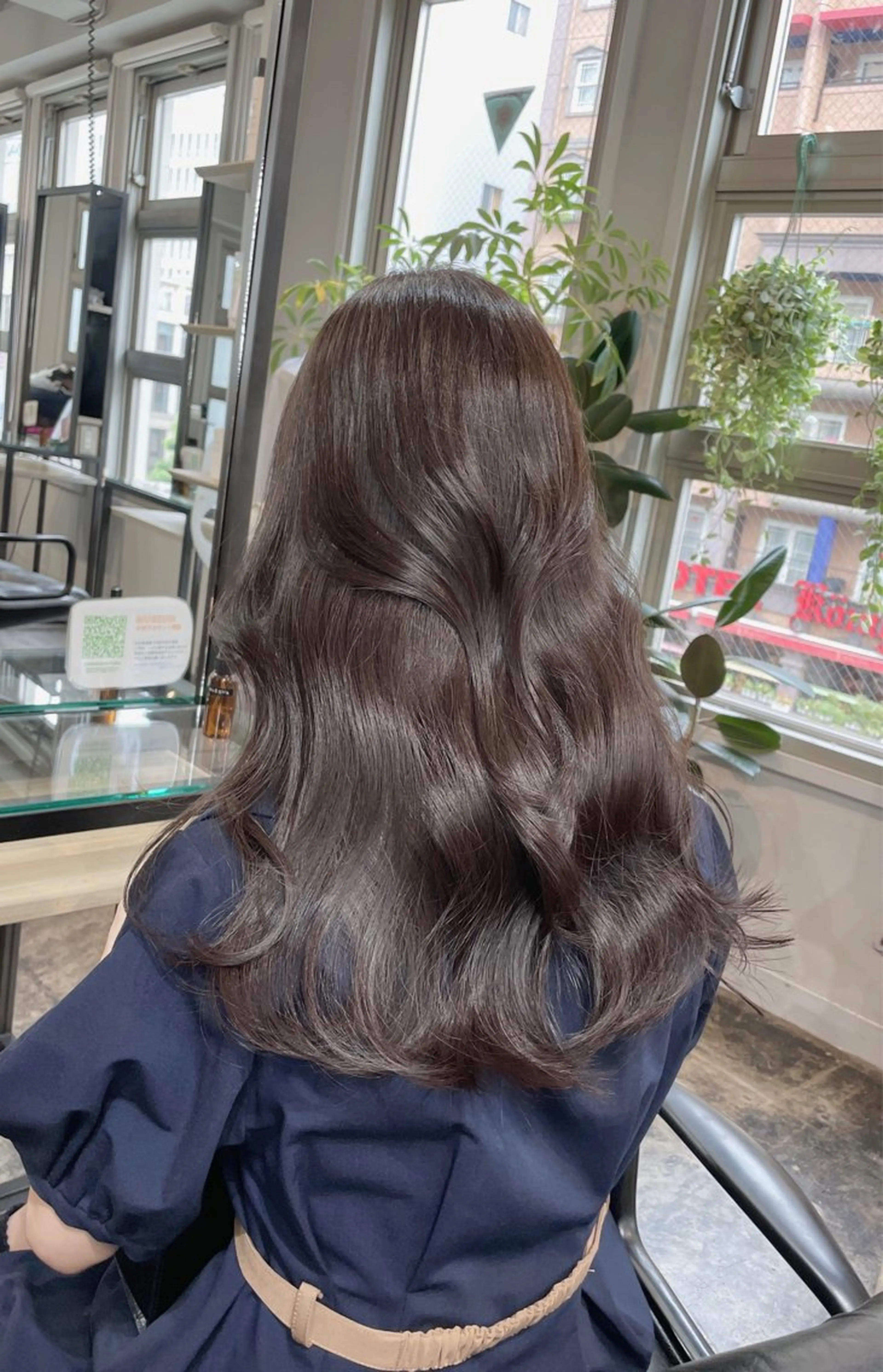 ロング カラー ブラウンカラー シアーブラウン レイヤーカット 元町神戸 國井椋介のヘアスタイル