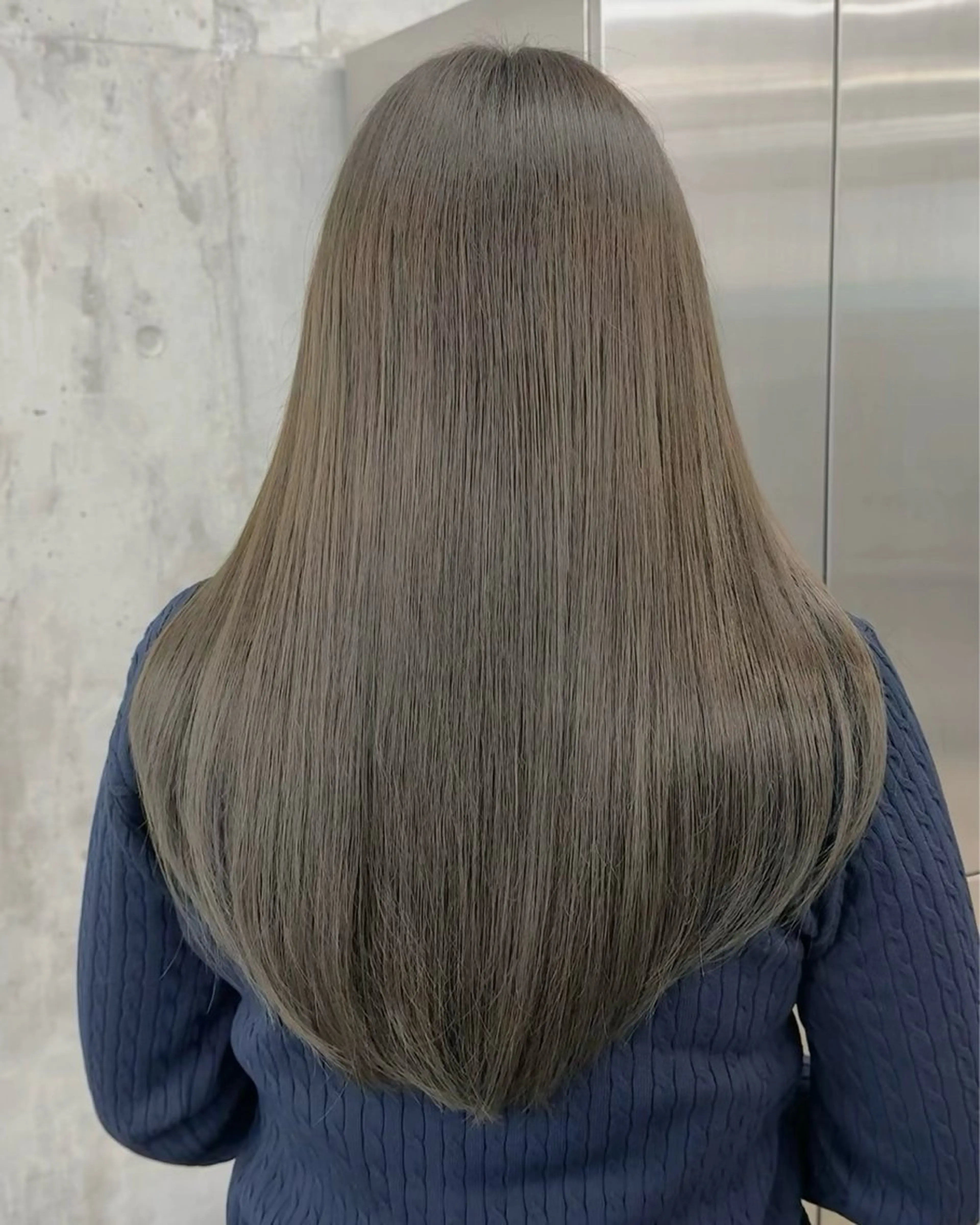 ロング カラー ダブルカラー グレージュ オリーブグレージュ オリーブグレー カット ヘアカラー トリートメント 高橋大樹/グレージュ 透明感/髪質改善のヘアスタイル