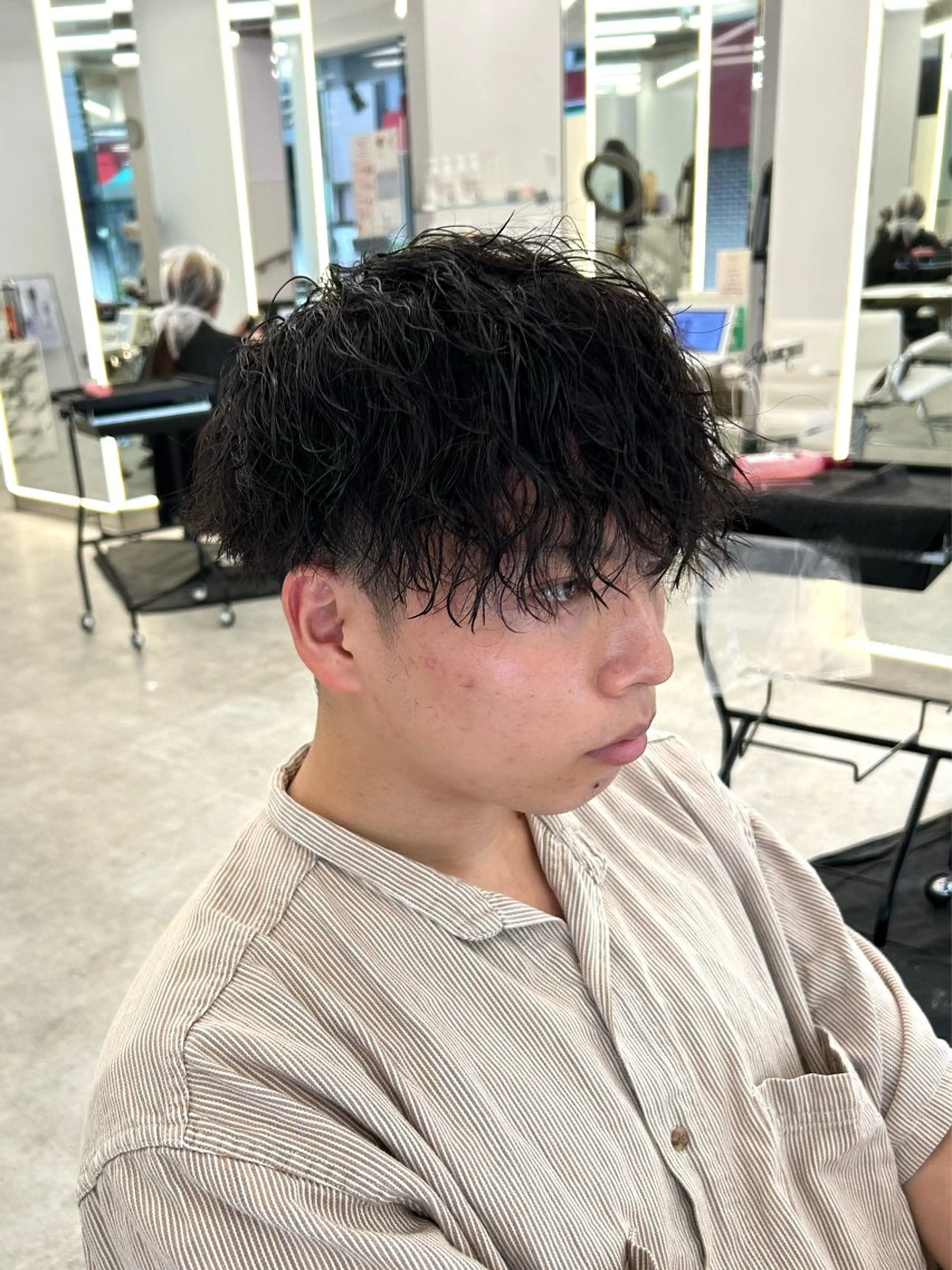 ショート パーマ メンズ 透明感ハイトーン特化 /ケアブリーチ/莉駒のヘアスタイル