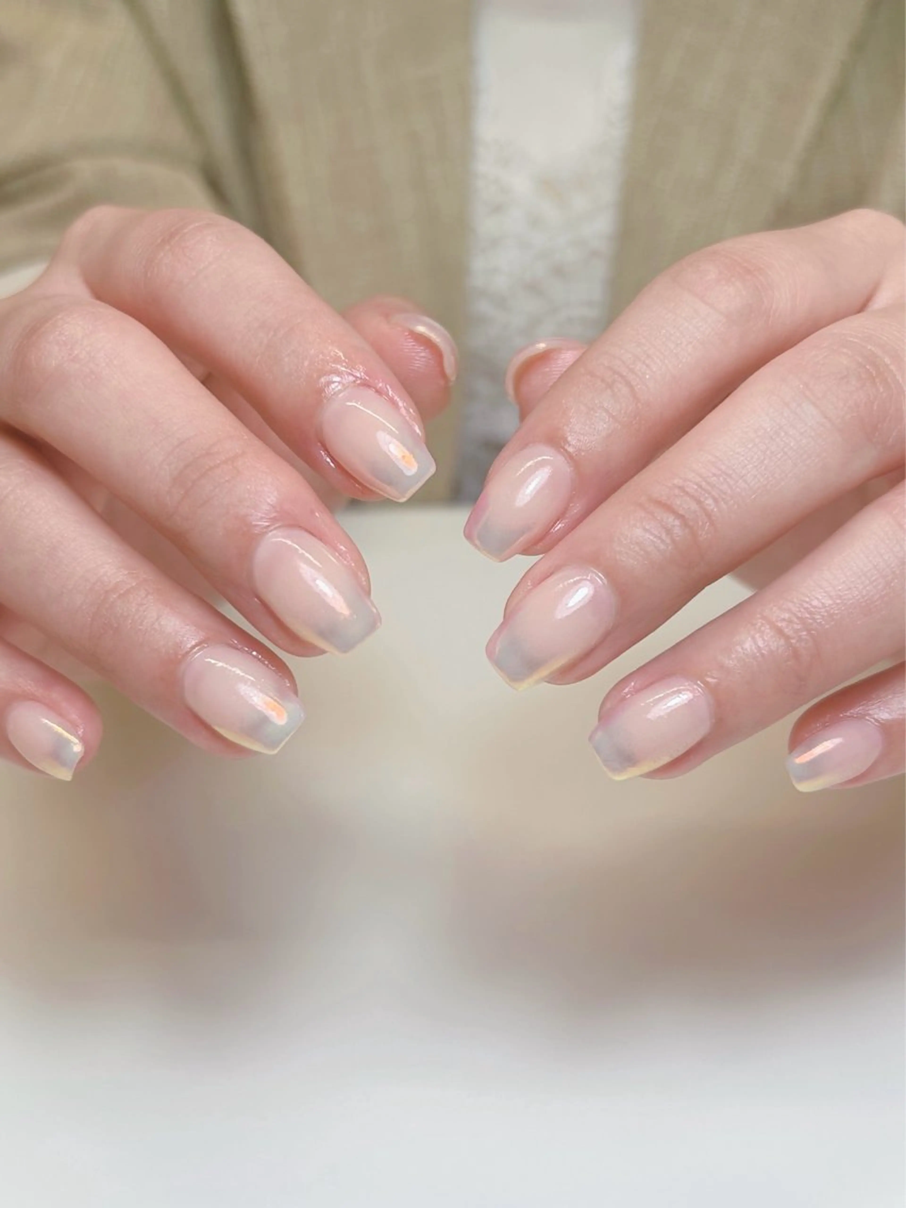 ネイル オーロラネイル グラデーション ハンドネイル 透灯 TOUTOU 🪄のネイルデザイン