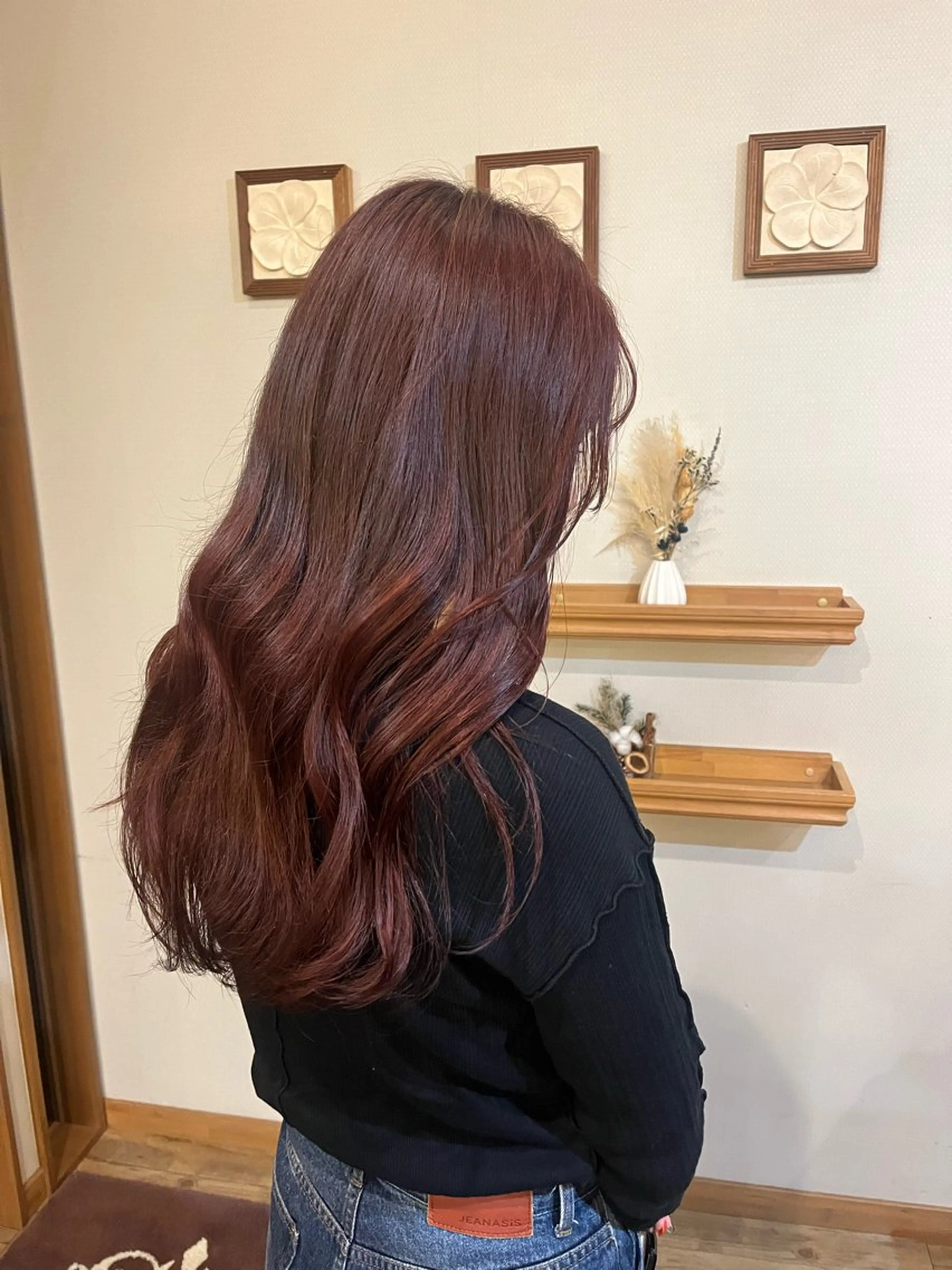 ロング カラー ヘアアレンジ ピンクカラー レッドカラー 栗林 姫花のヘアスタイル