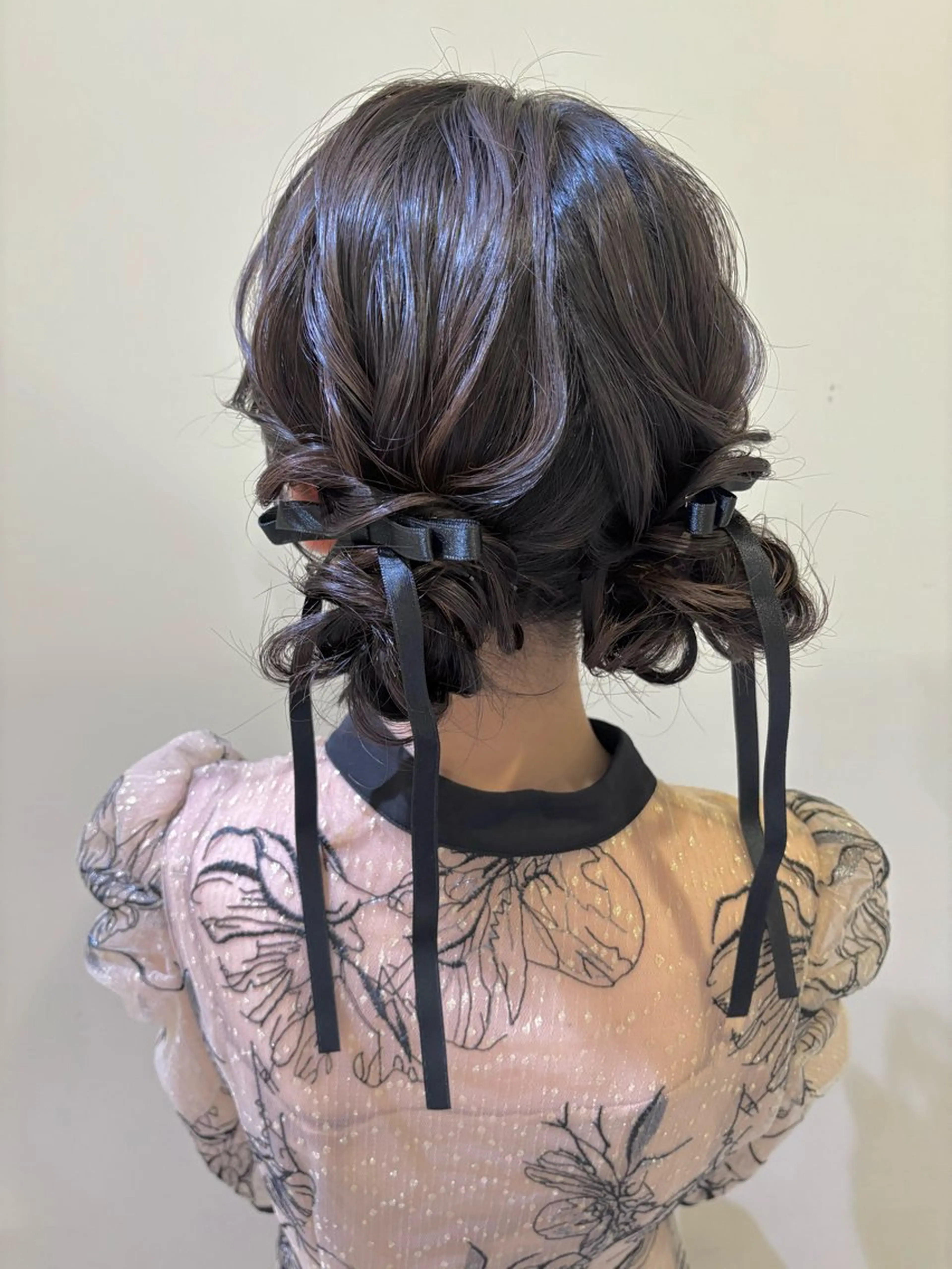 セミロング ヘアアレンジ お団子ヘア ヘアセット times salon所属・ボウ🪞ヘアセット /マツパ/眉毛のマツエク・マツパデザイン