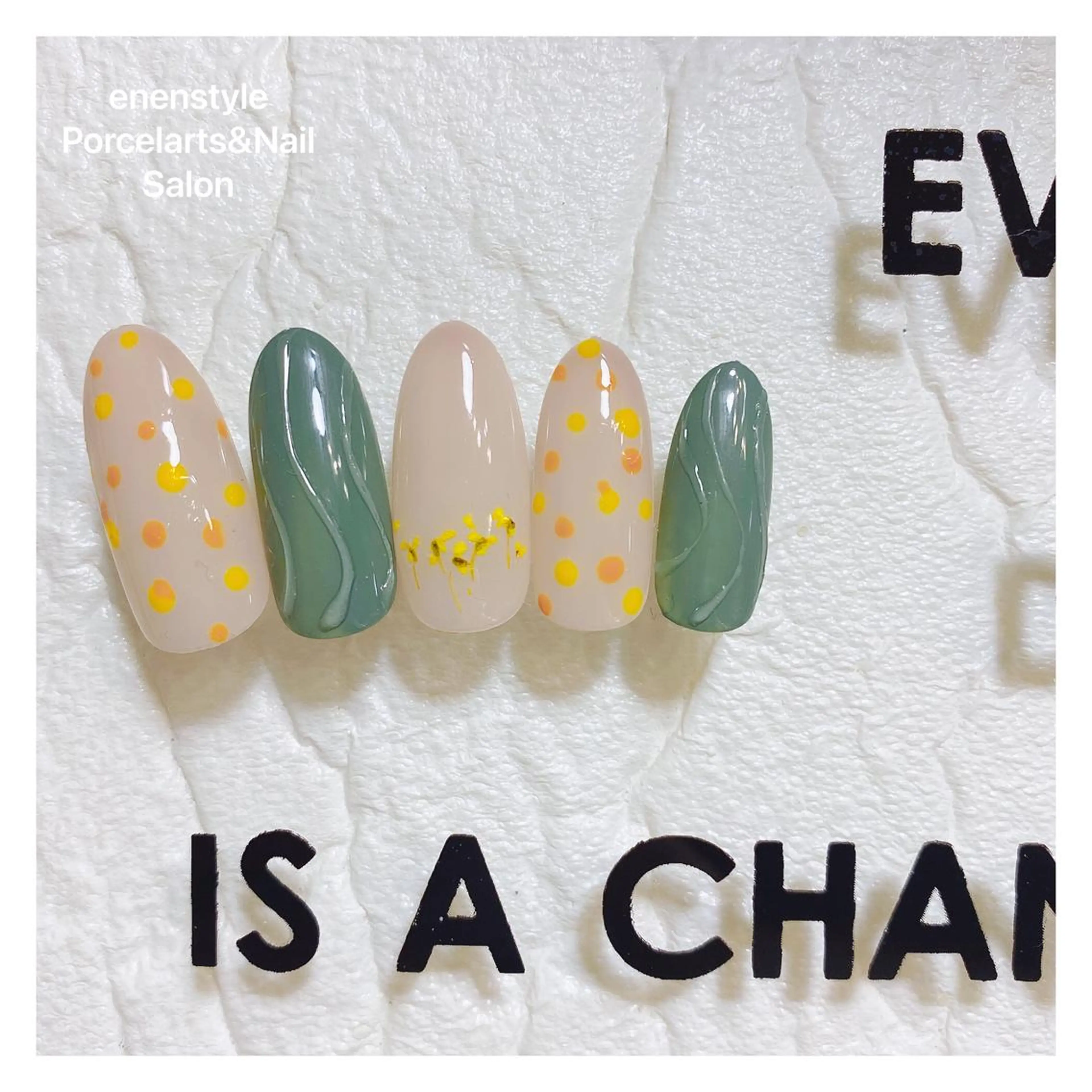 ミディアム ネイル 👑enen style👑のネイルデザイン