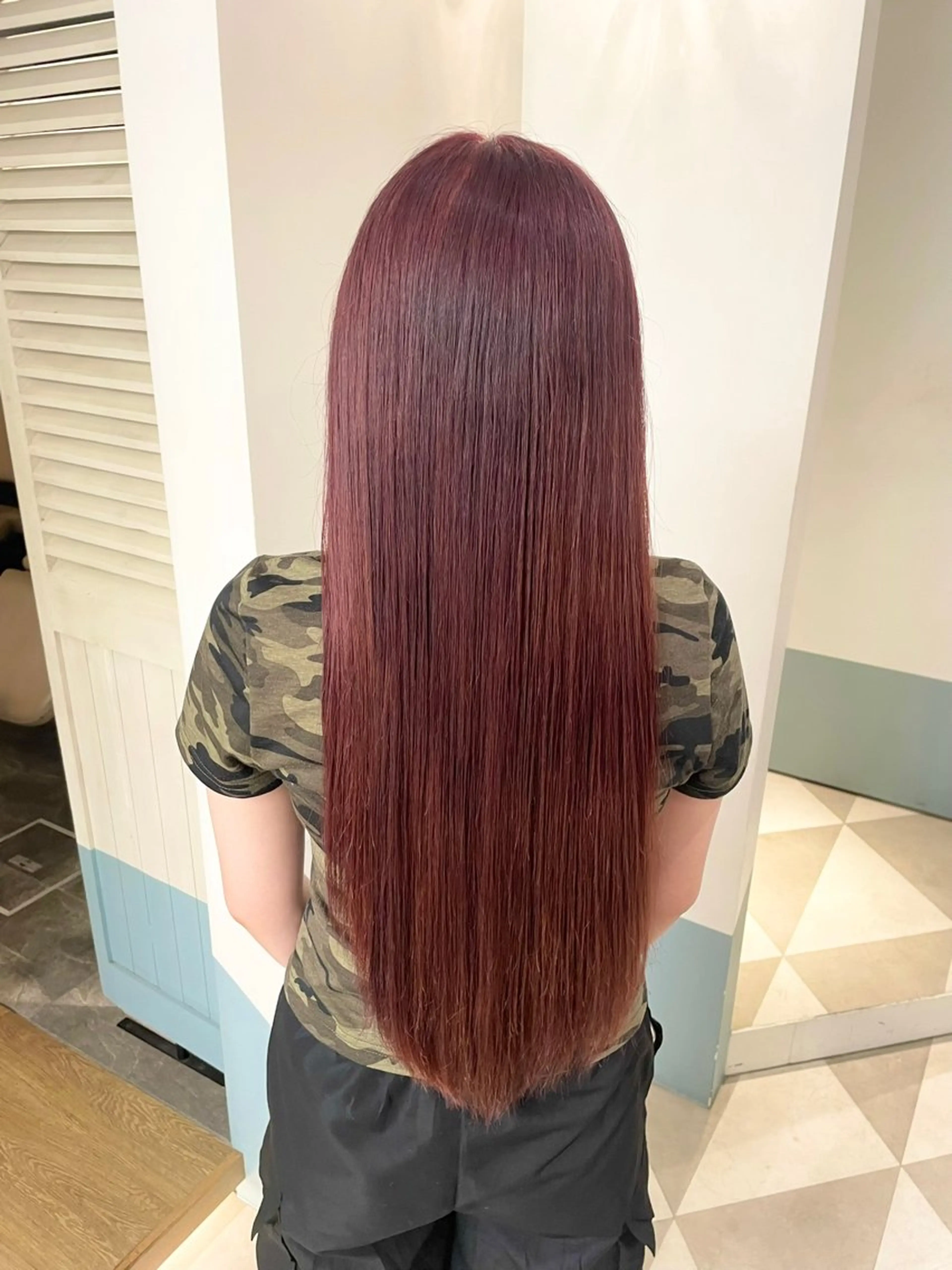 ロング カラー パーマ ブリーチ レッドカラー 髪質改善 ロング ヘアカラー トリートメント ローネス銀座店所属・森山 陽菜のヘアスタイル