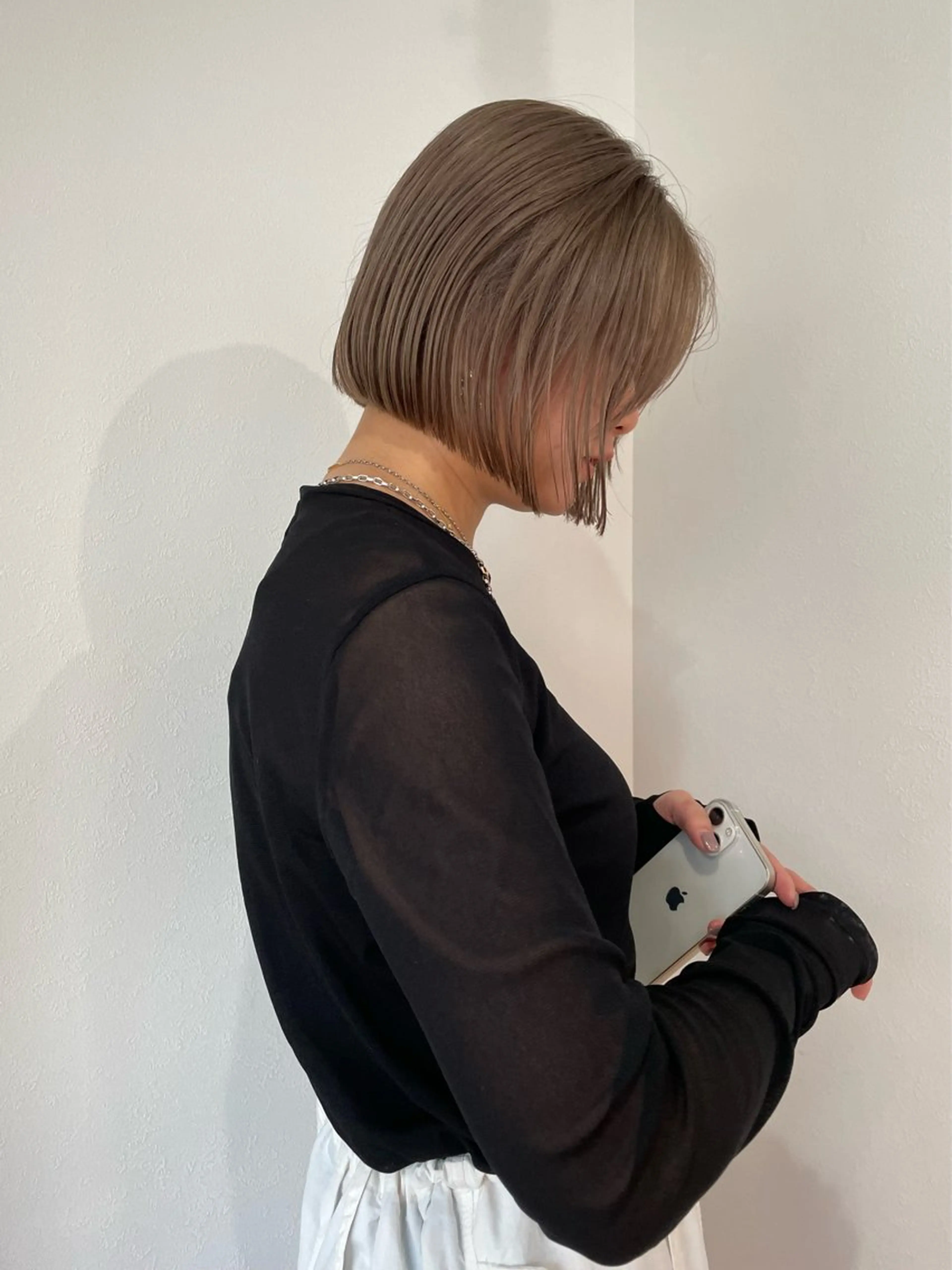 ショート カラー ベージュカラー ブリーチ カット ヘアカラー 高田 翔平のヘアスタイル