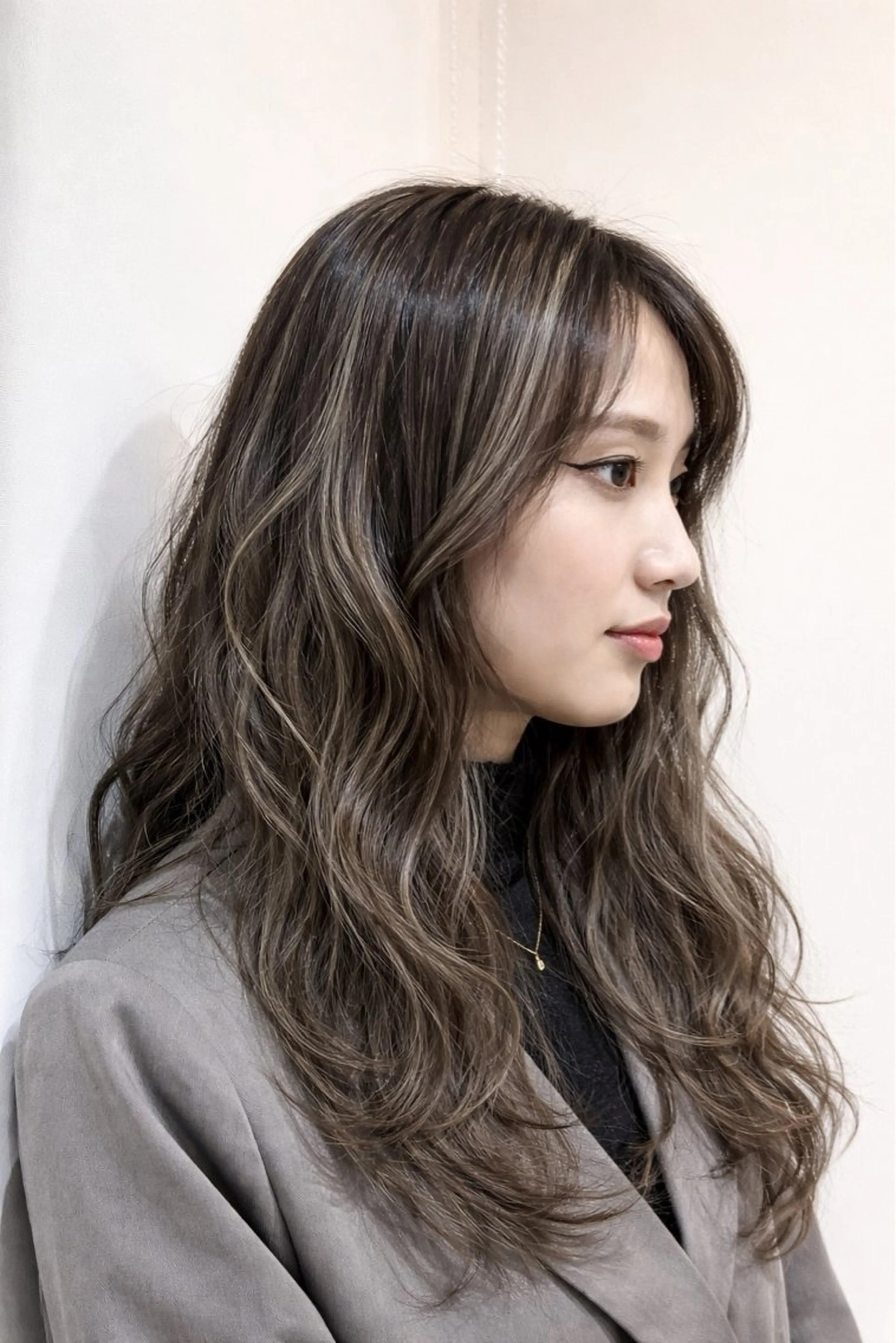 セミロング カラー ハイライトカラー ハイライト カット ヘアカラー トリートメント カワクボ ハルキのヘアスタイル