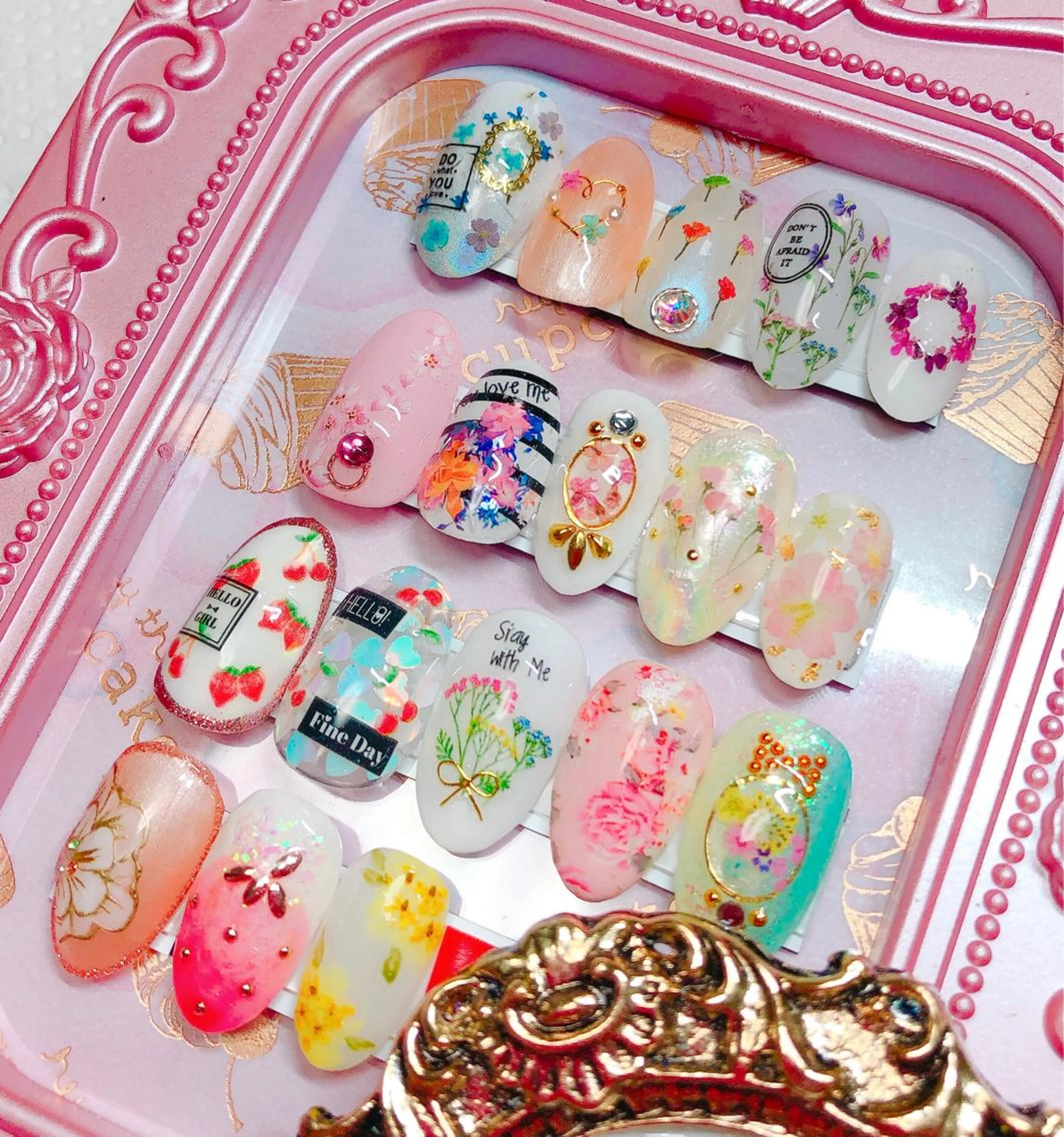 ネイル アートネイル 春ネイル CROWN プライベートサロンのネイルデザイン