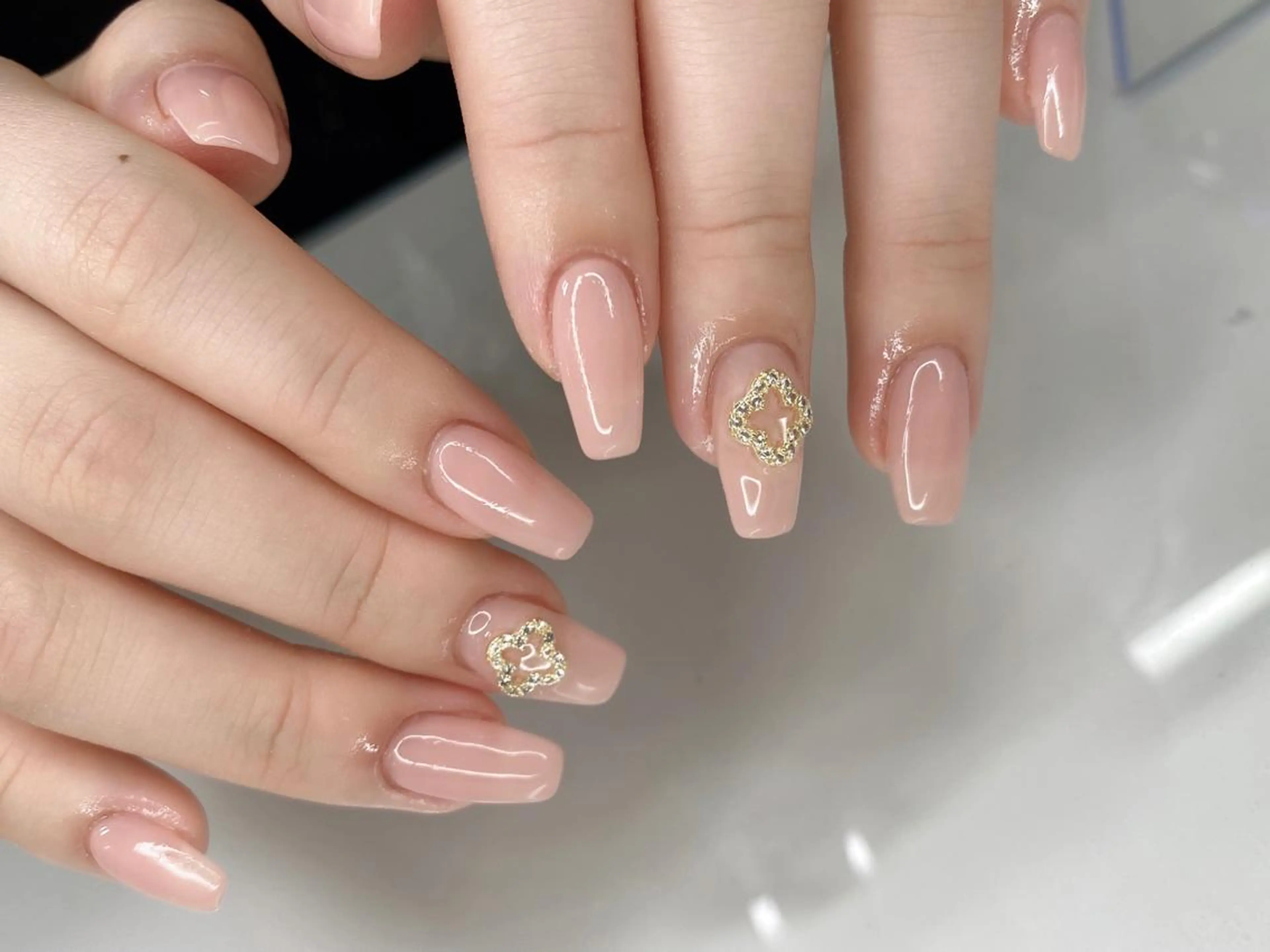 ネイル I-nailロング /ワンホン/キラキラのネイルデザイン