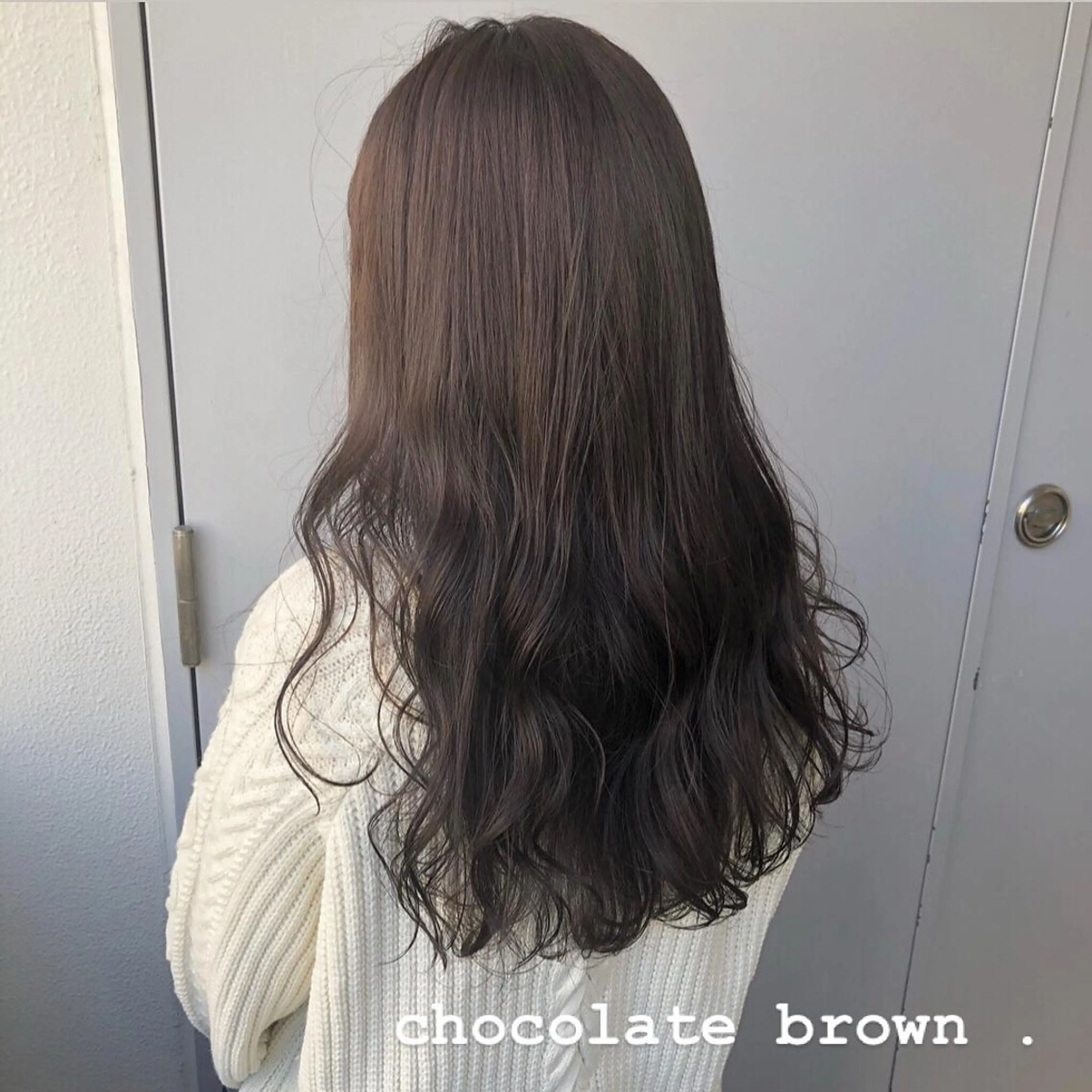 セミロング カラー ヘアアレンジ ネイル マツエク・マツパ ブラウンカラー チョコレートブラウン カラーマツエク ブラウン トレンド眉🌈✨ arisaの眉毛・アイブロウイメージ