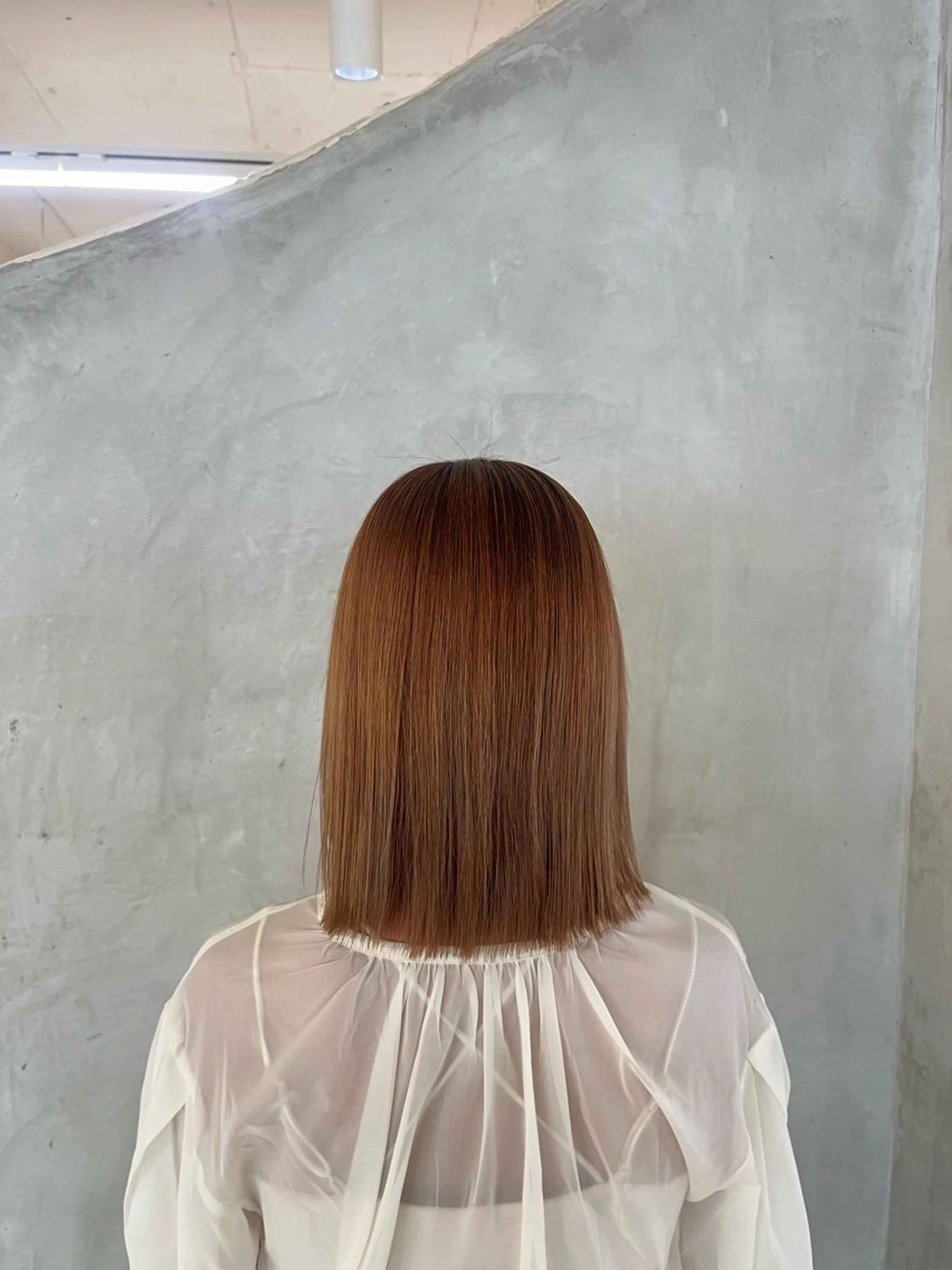 ミディアム カラー カット ヘアカラー トリートメント 切りっぱなしボブ/ 艶カラー/綾莉のヘアスタイル