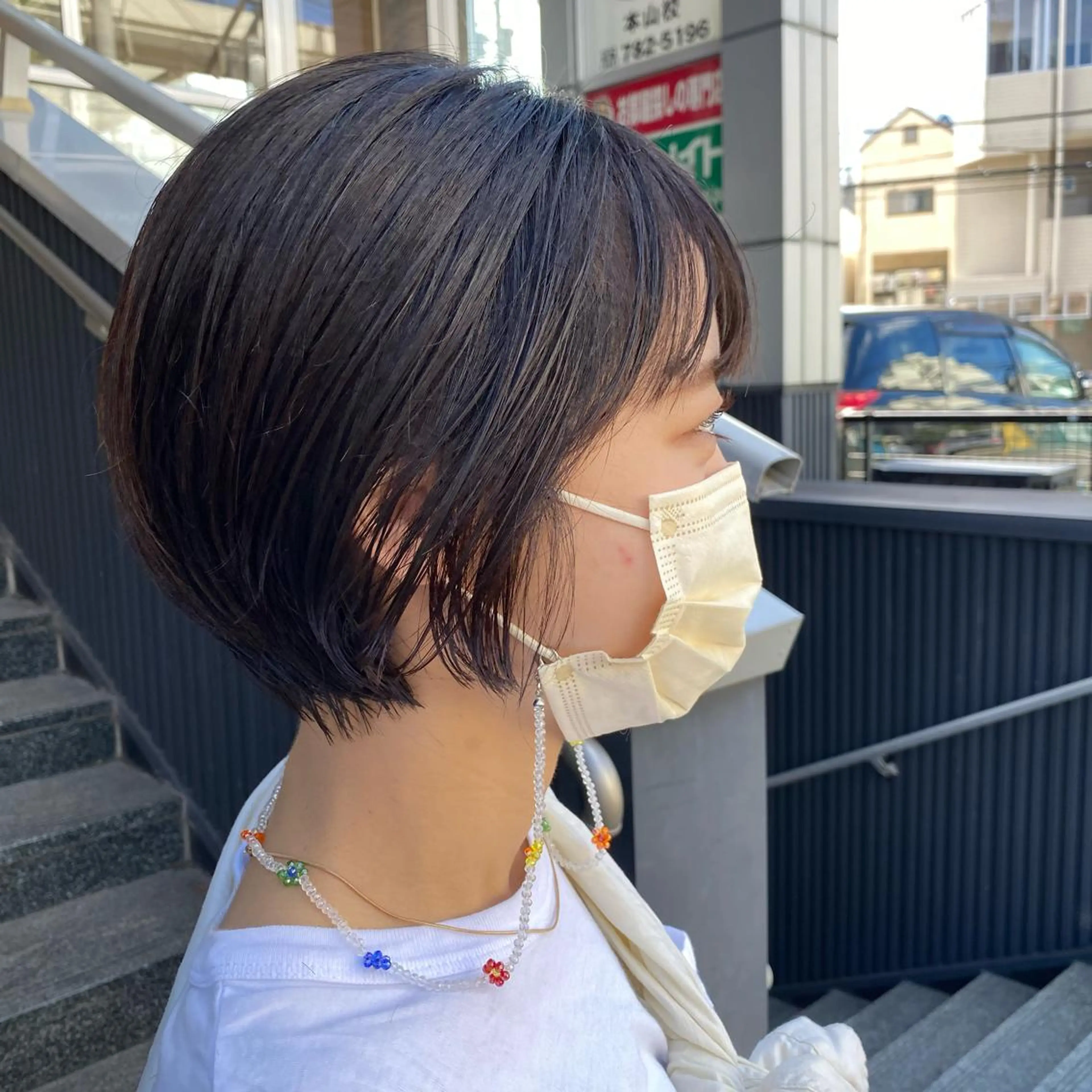 ショート 丸みショート ショートヘア 鈴木/ヘアアレンジ/ カット/グレイカラーのヘアスタイル