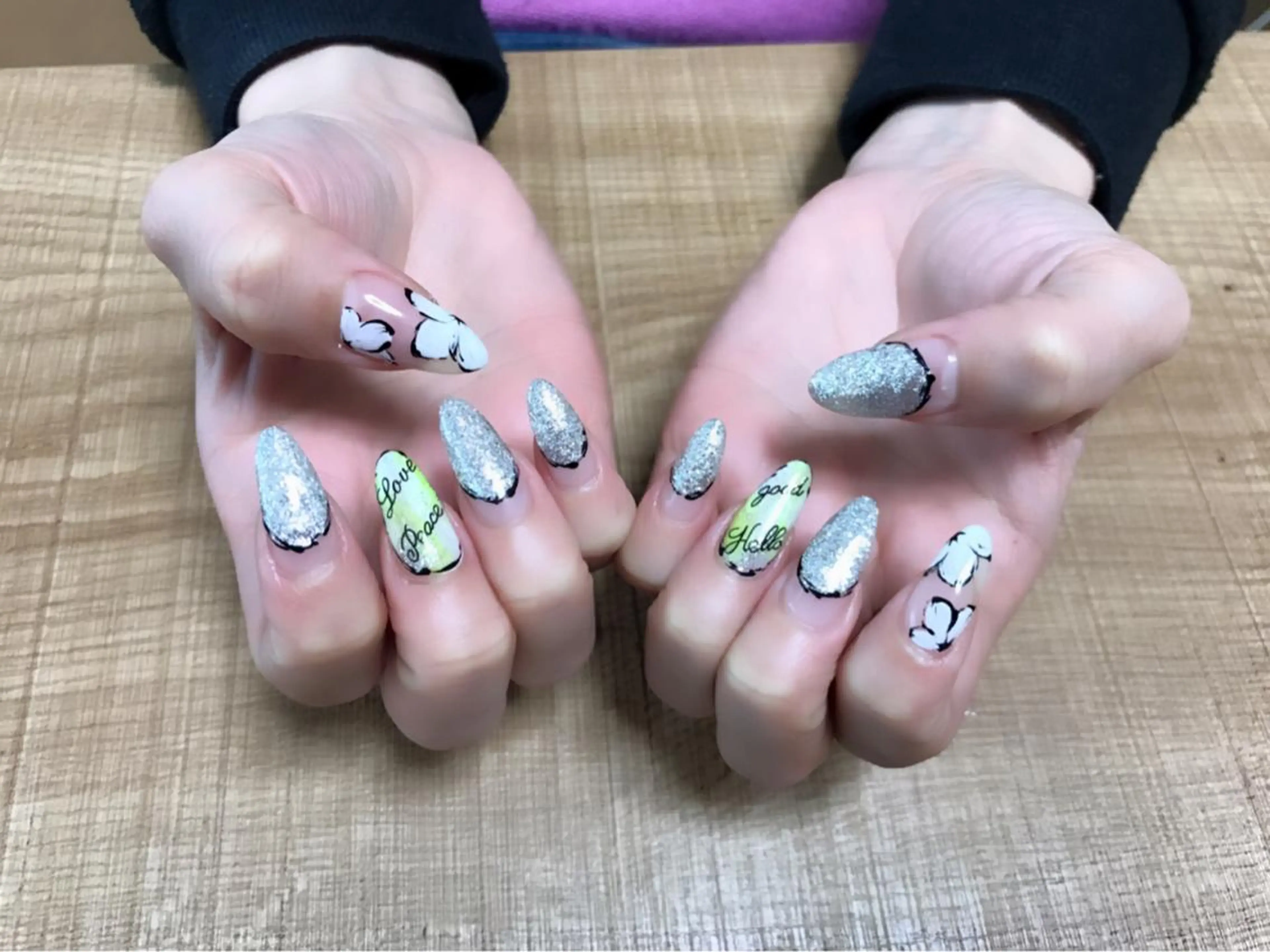 ネイル ツメトマツゲ .のネイルデザイン