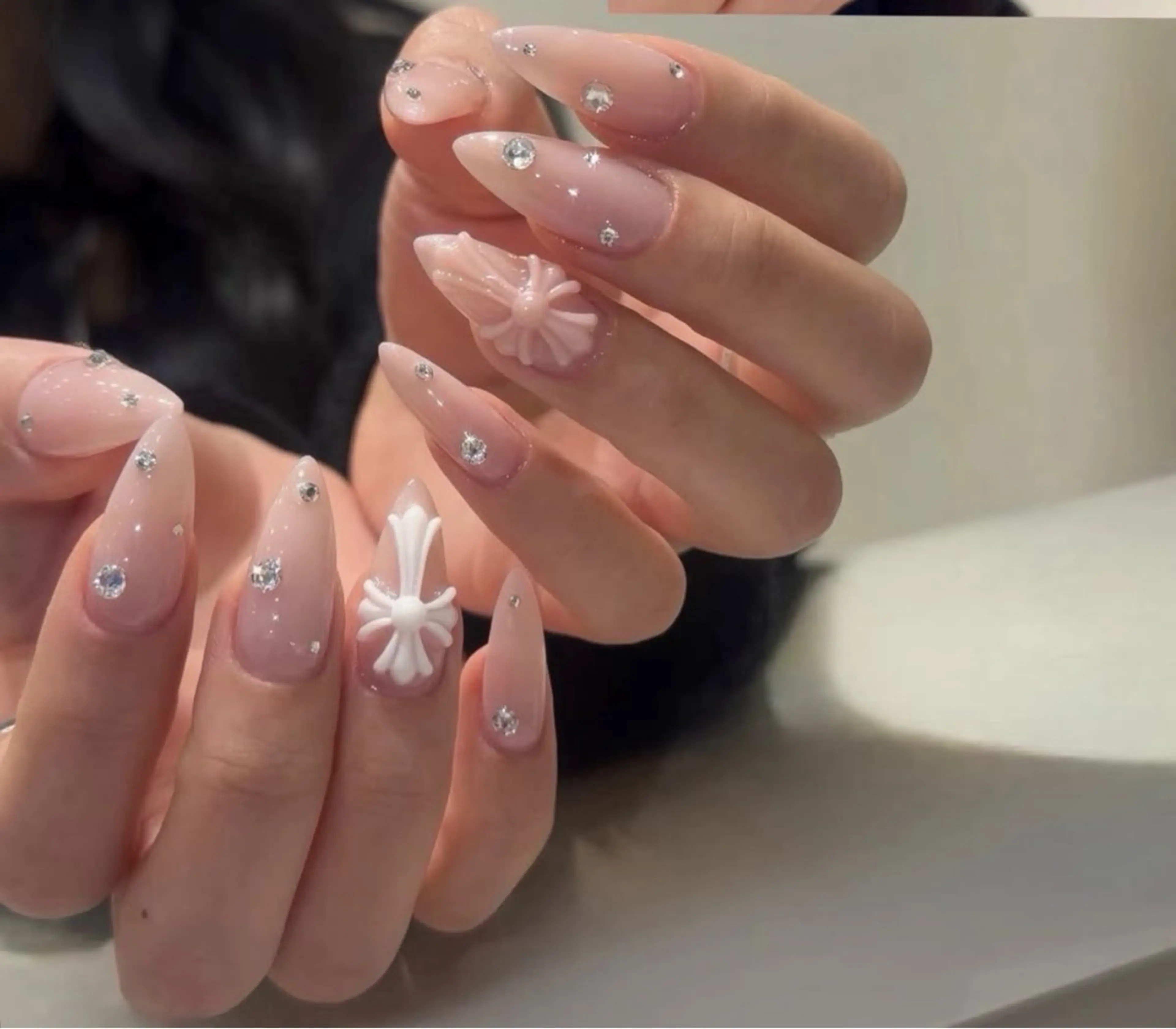 ネイル アートネイル フレンチネイル ジェルネイル グラデーション キラキラネイル ハンドネイル AIN Nailのネイルデザイン