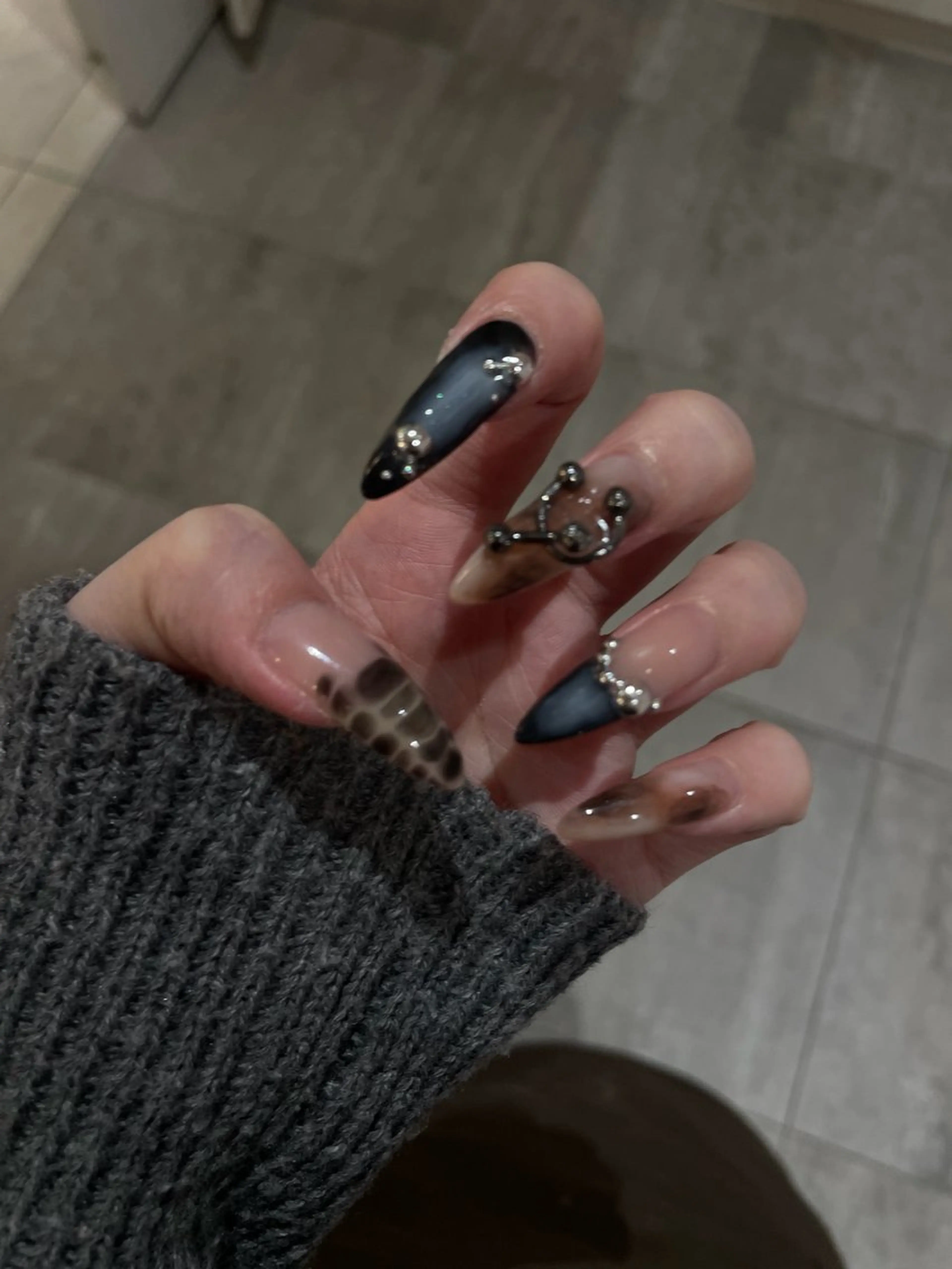 ロング 尾張 玖羽のネイルデザイン