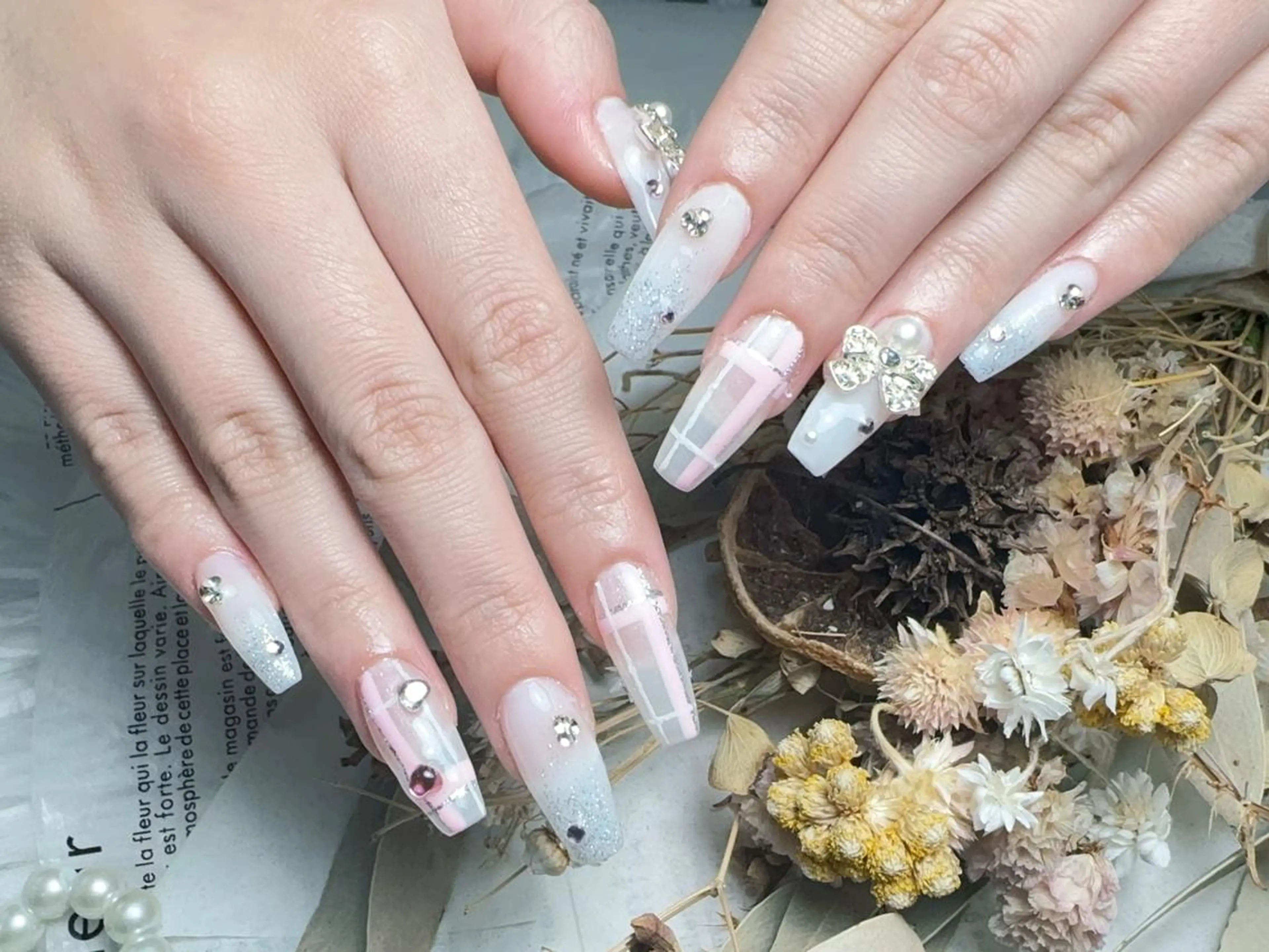 ネイル 長さ出し フレンチネイル ジェルネイル ガラスフレンチ 韓国ネイル ハンドネイル ハンドケア HD Studioのネイルデザイン