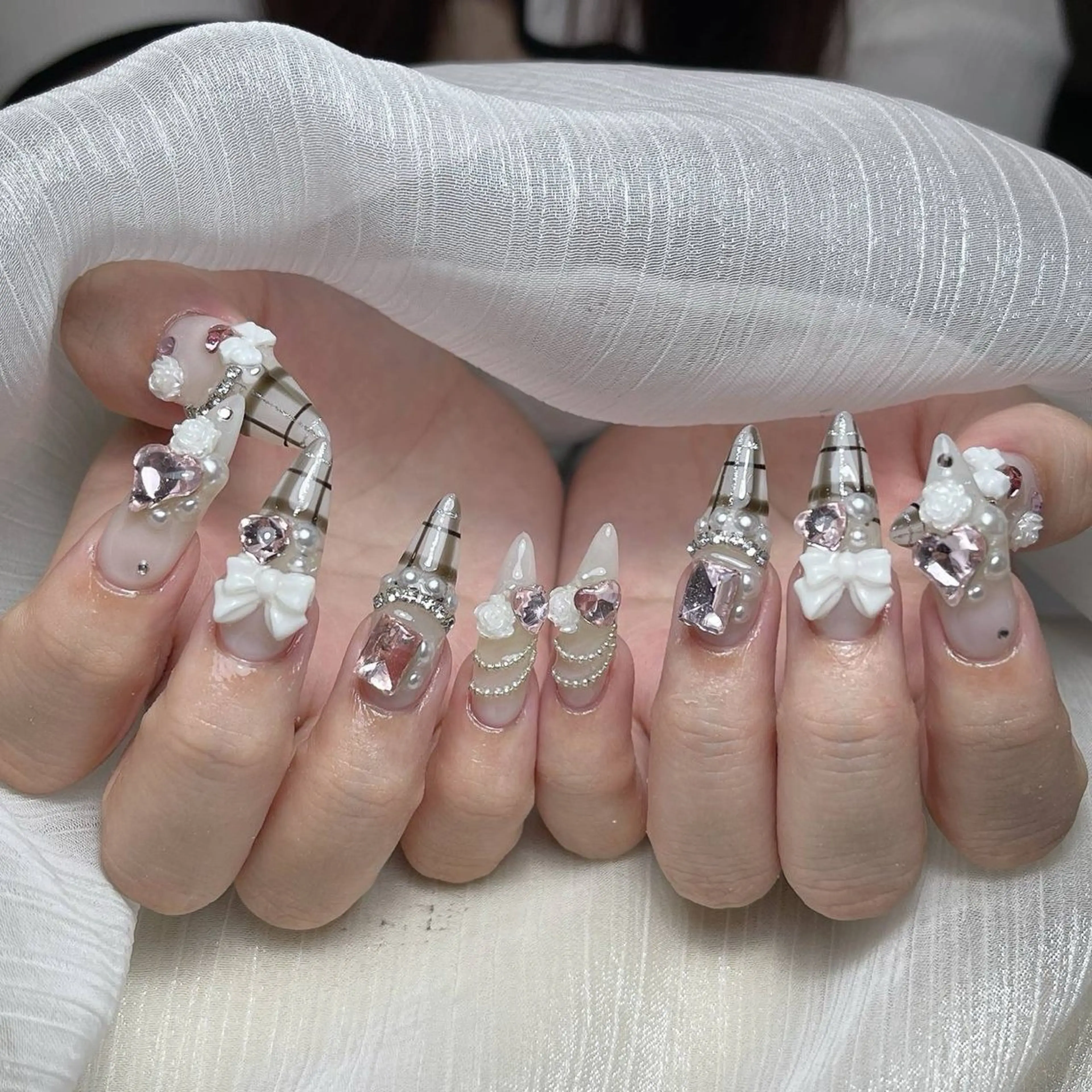 ネイル チークネイル クリアネイル ガーリー キラキラネイル 韓国ネイル Ume Nail Studioのネイルデザイン