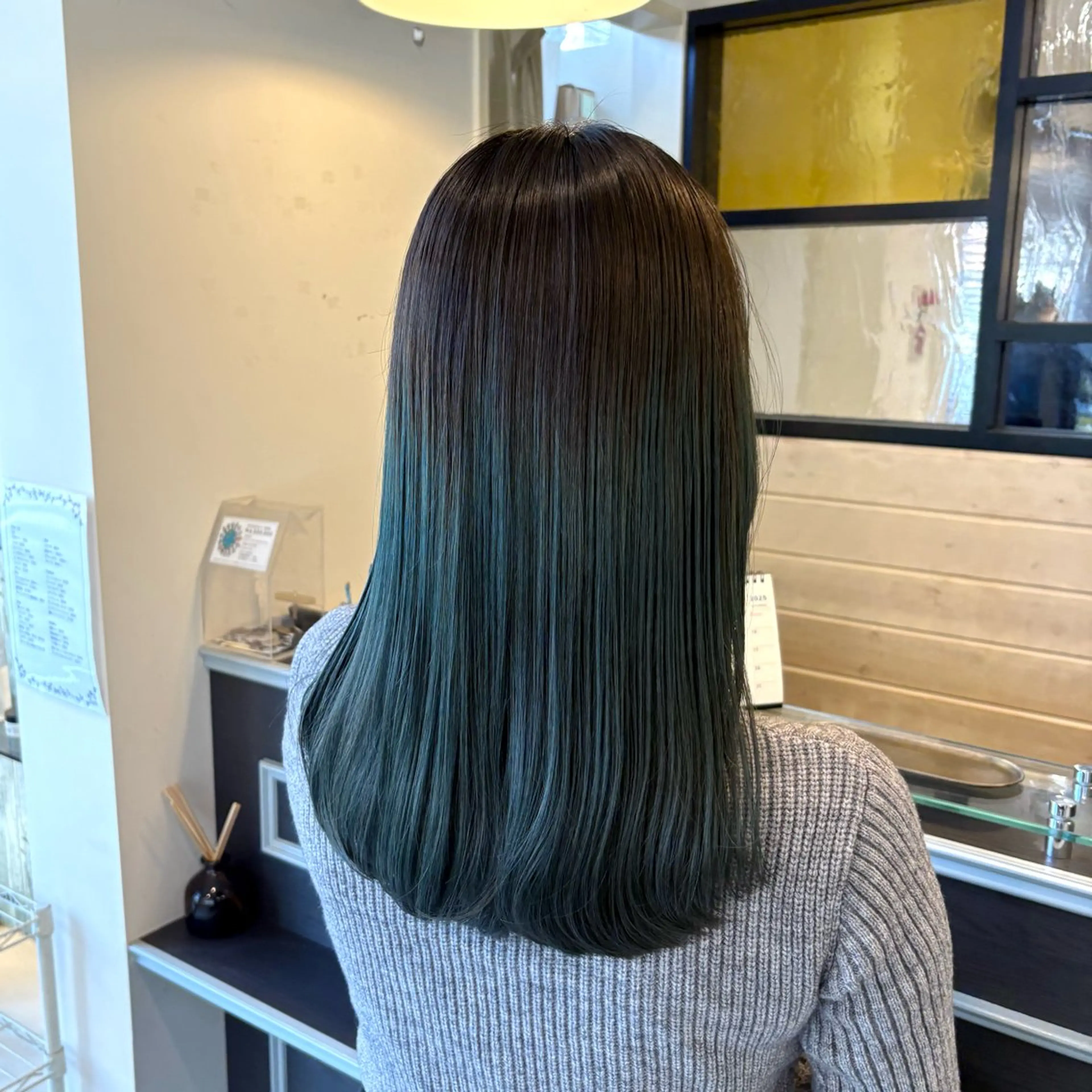 ミディアム カラー スナコザワ レナのヘアスタイル