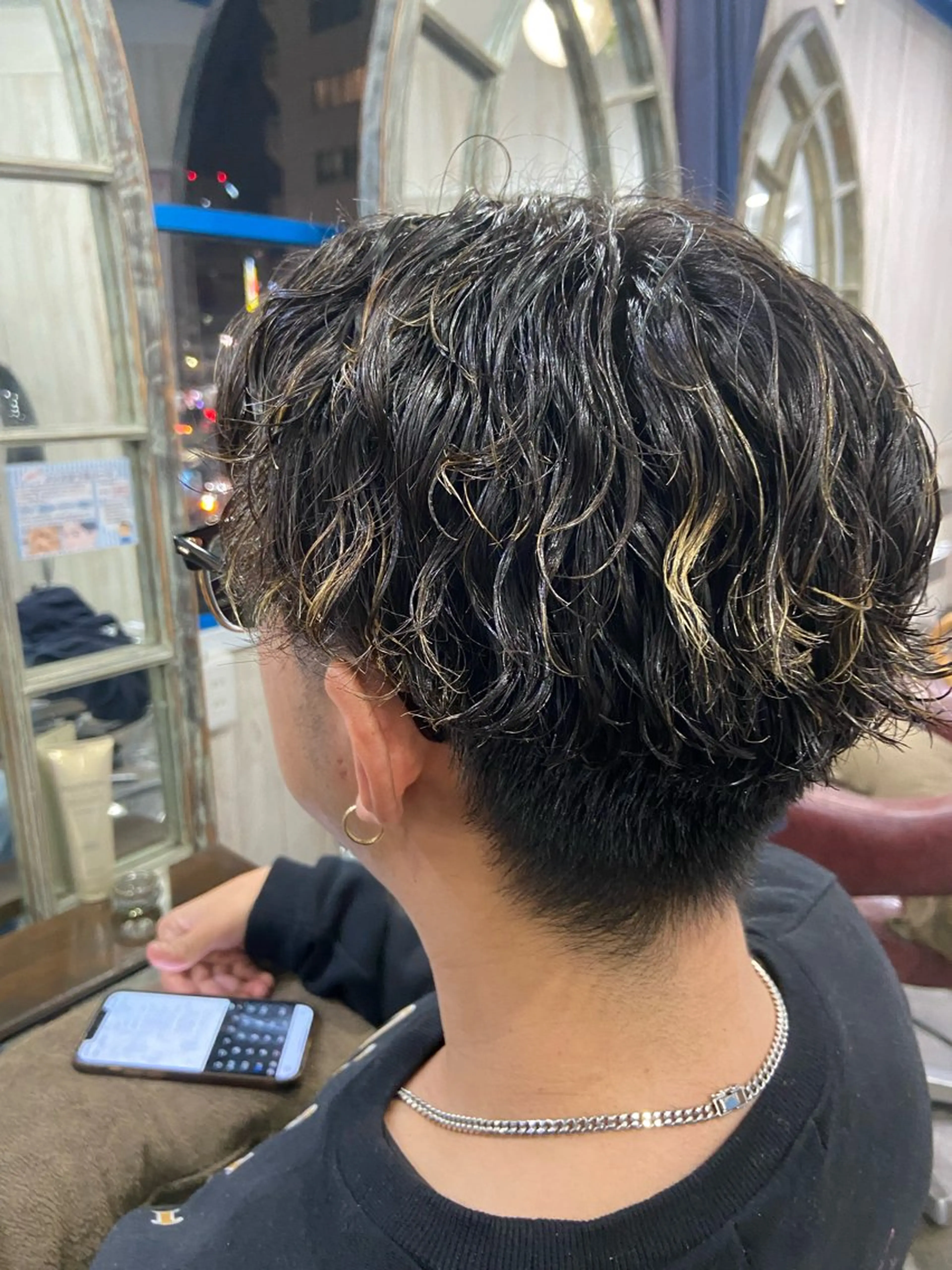 ショート パーマ メンズ メンズハイライト メンズパーマ ハイライト カット パーマ カットパーマ✂️ 小坂田玲亜のヘアスタイル