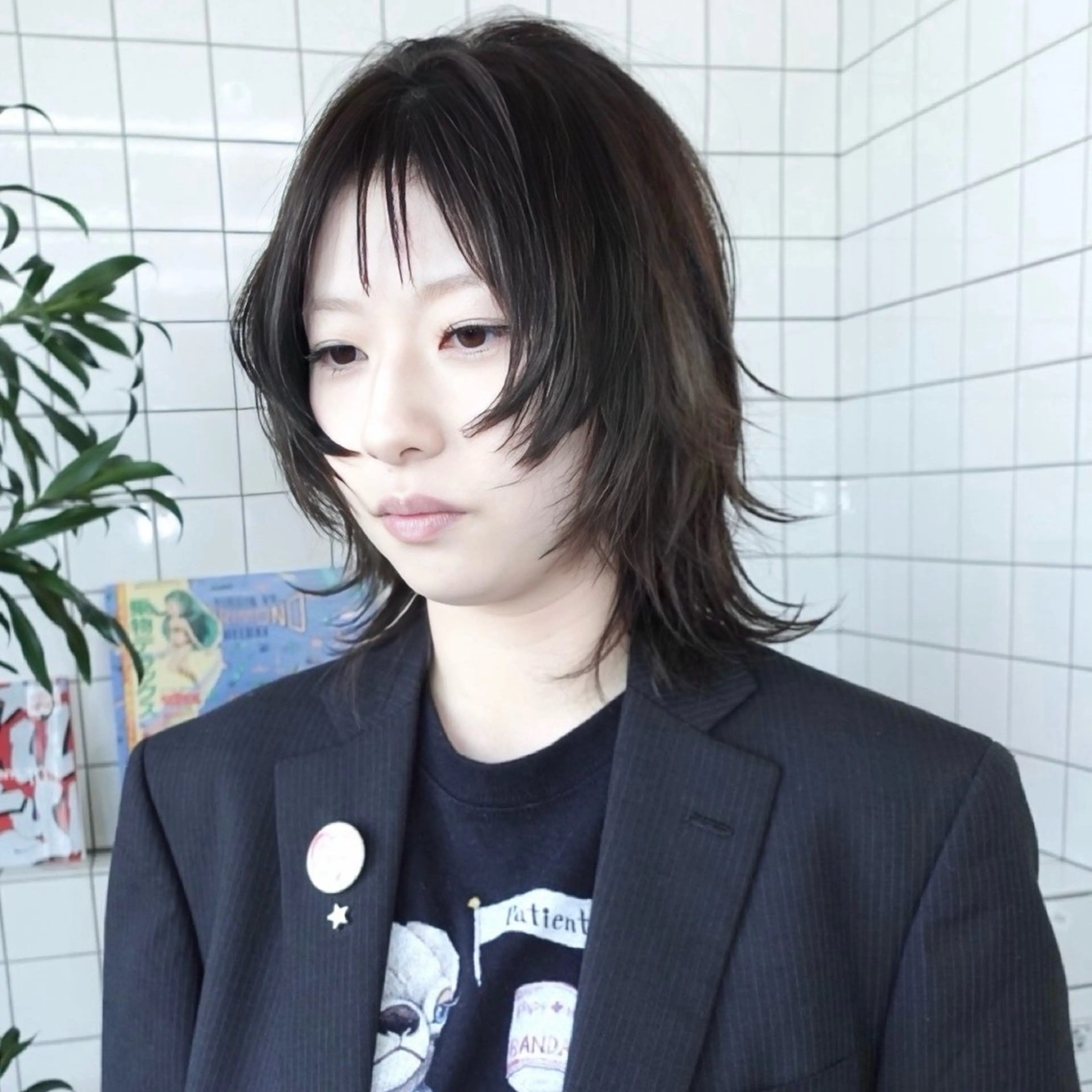 ミディアム 顔まわりレイヤー ハッシュカット ハイレイヤー レイヤーカット ウルフカット レイヤーカット ボブ　渋谷のヘアスタイル