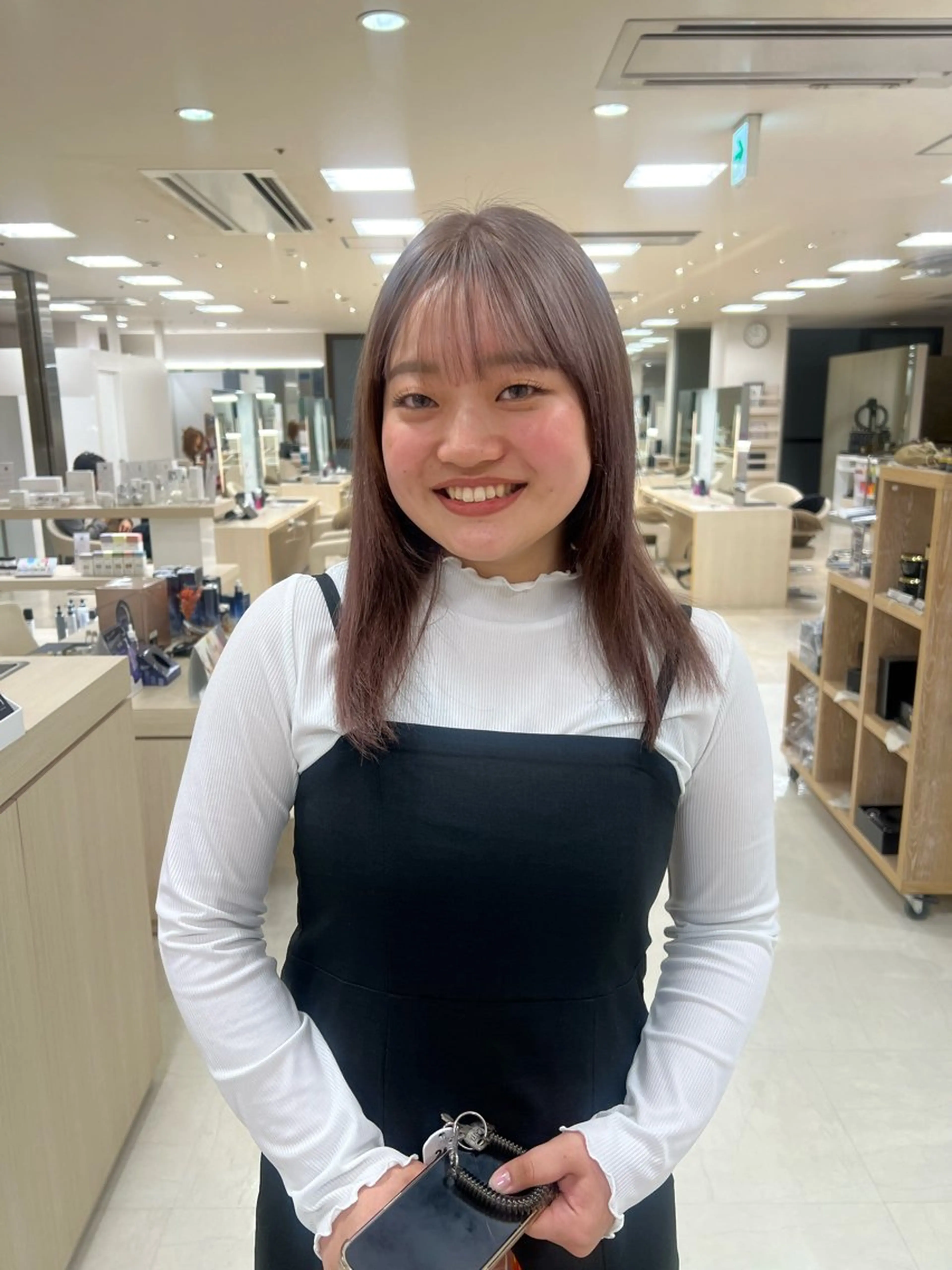 セミロング カラー ヘアカラー トリートメント ヘアセット ハイトーン/ウルフ /レイヤー/坂野幸伸のヘアスタイル