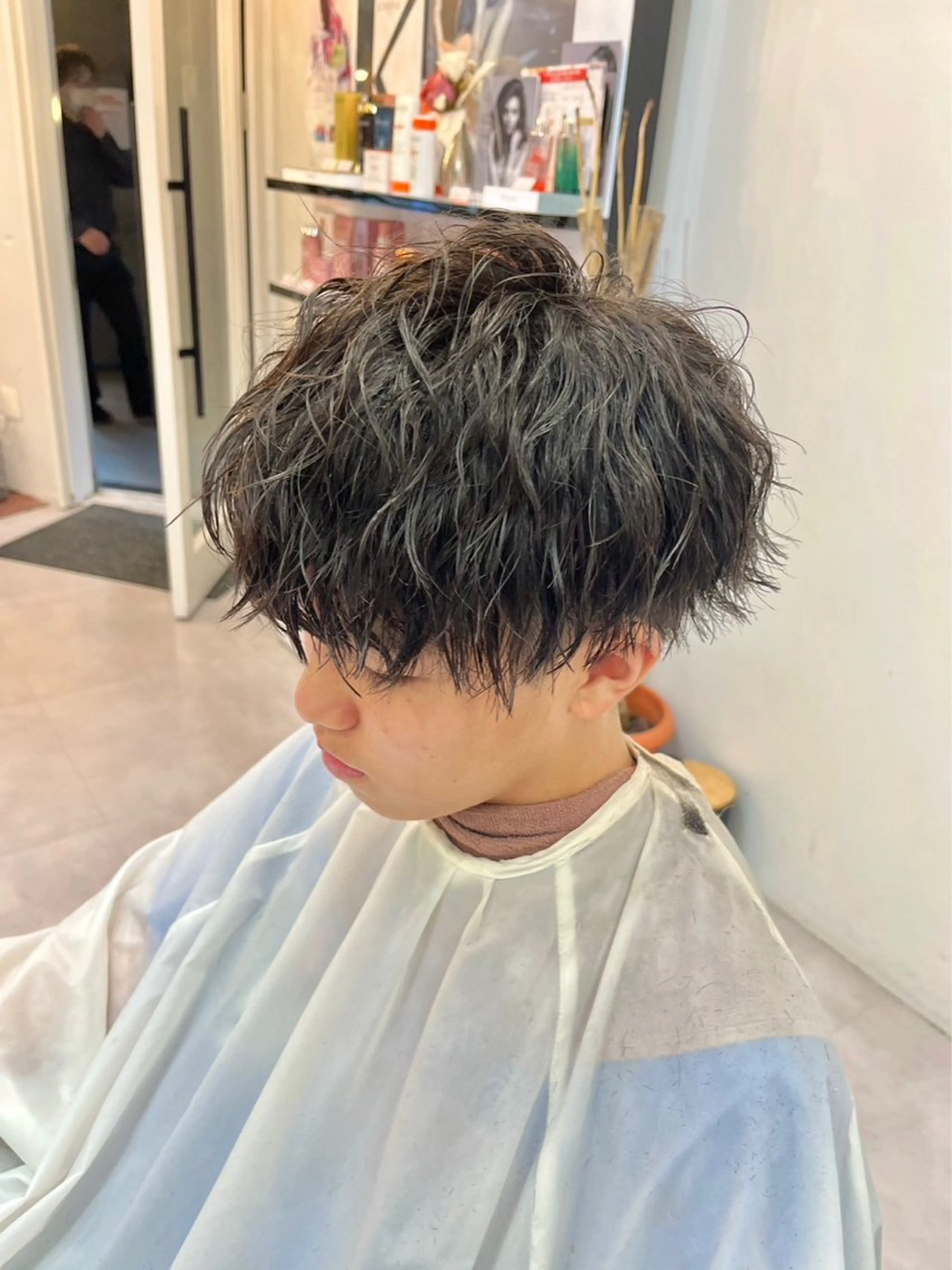 パーマ メンズ カット パーマ 暗髪つや髪💫 岡本彩花のヘアスタイル