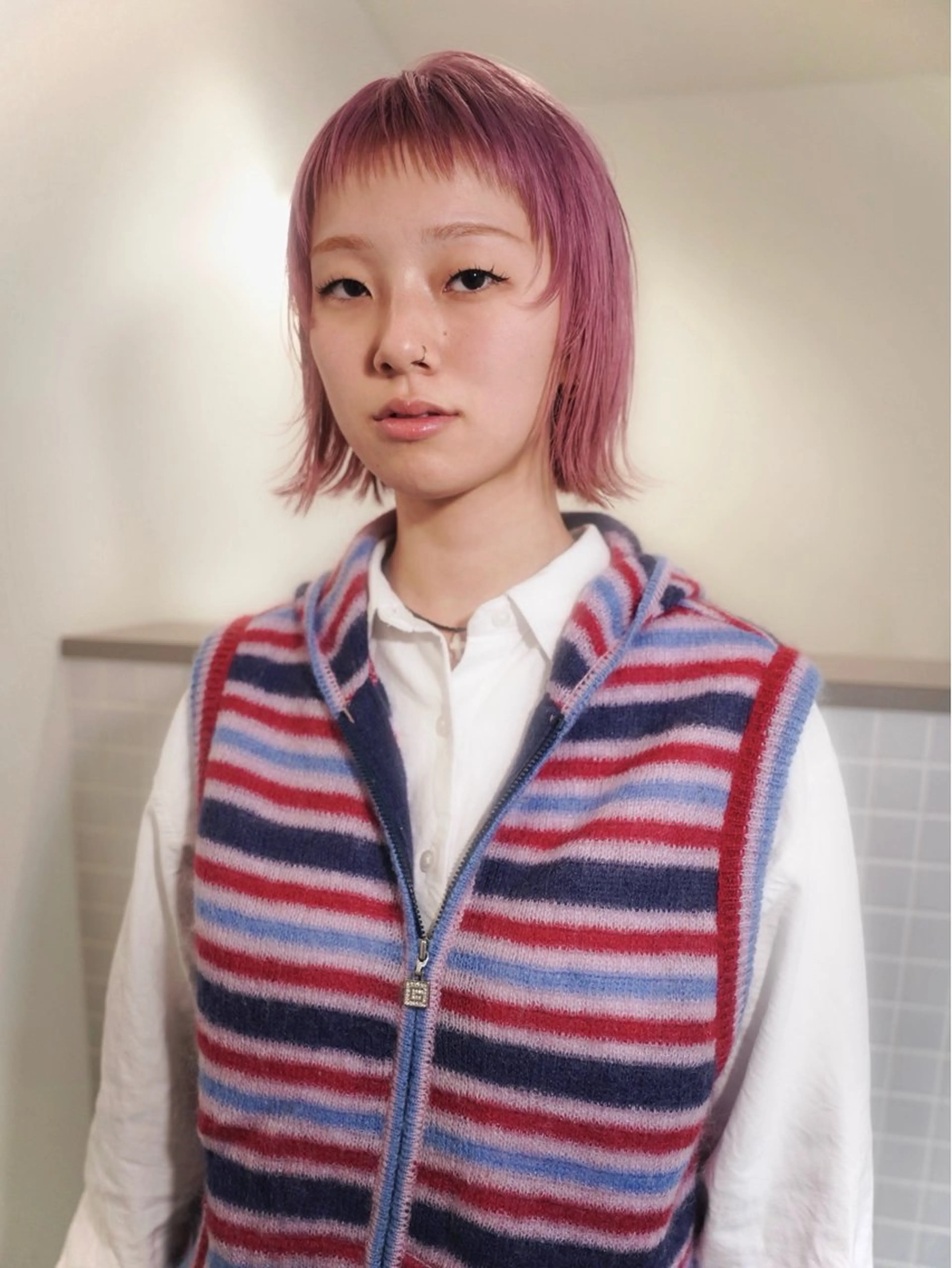 ショート カラー ピンクカラー オン眉 シャギー カット ヘアカラー トリートメント Kaito🐶/ボブ /レイヤー/デザインのヘアスタイル