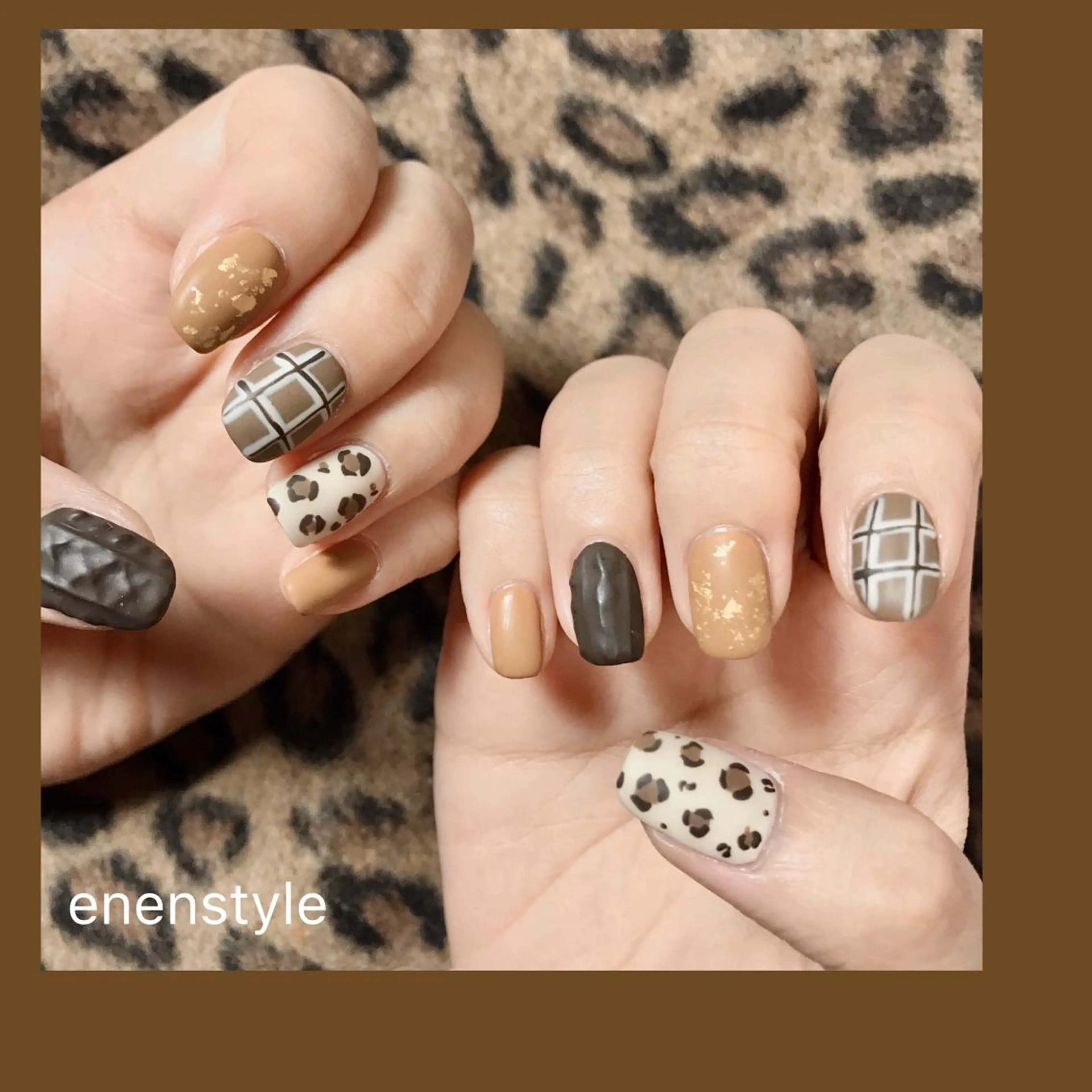 ショート ネイル アニマル柄 ブラウン ジェルネイル ニュアンスネイル オフィスネイル 👑enen style👑のネイルデザイン