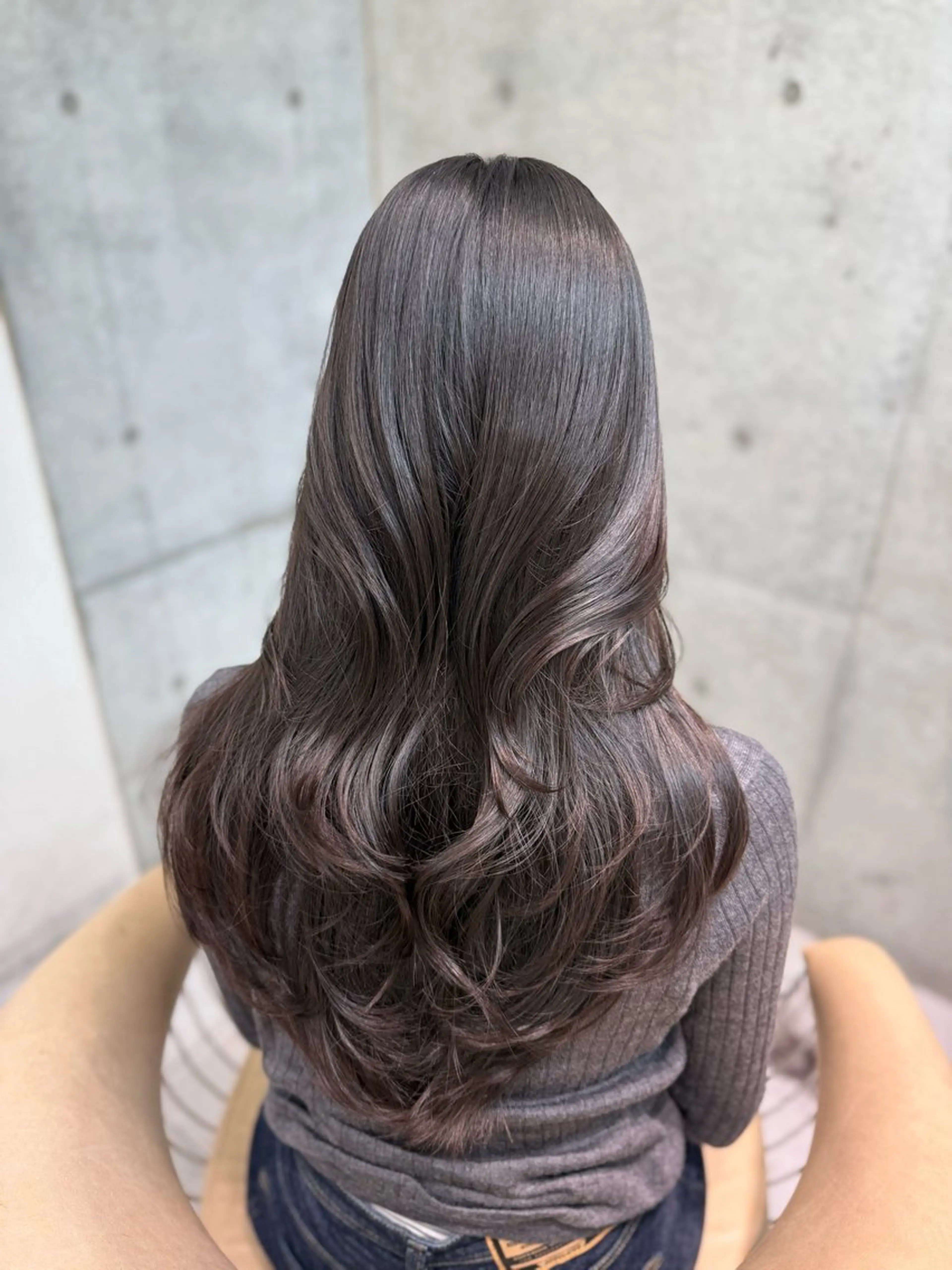 ロング カラー カット ヘアカラー トリートメント shion 透明感カラーのヘアスタイル