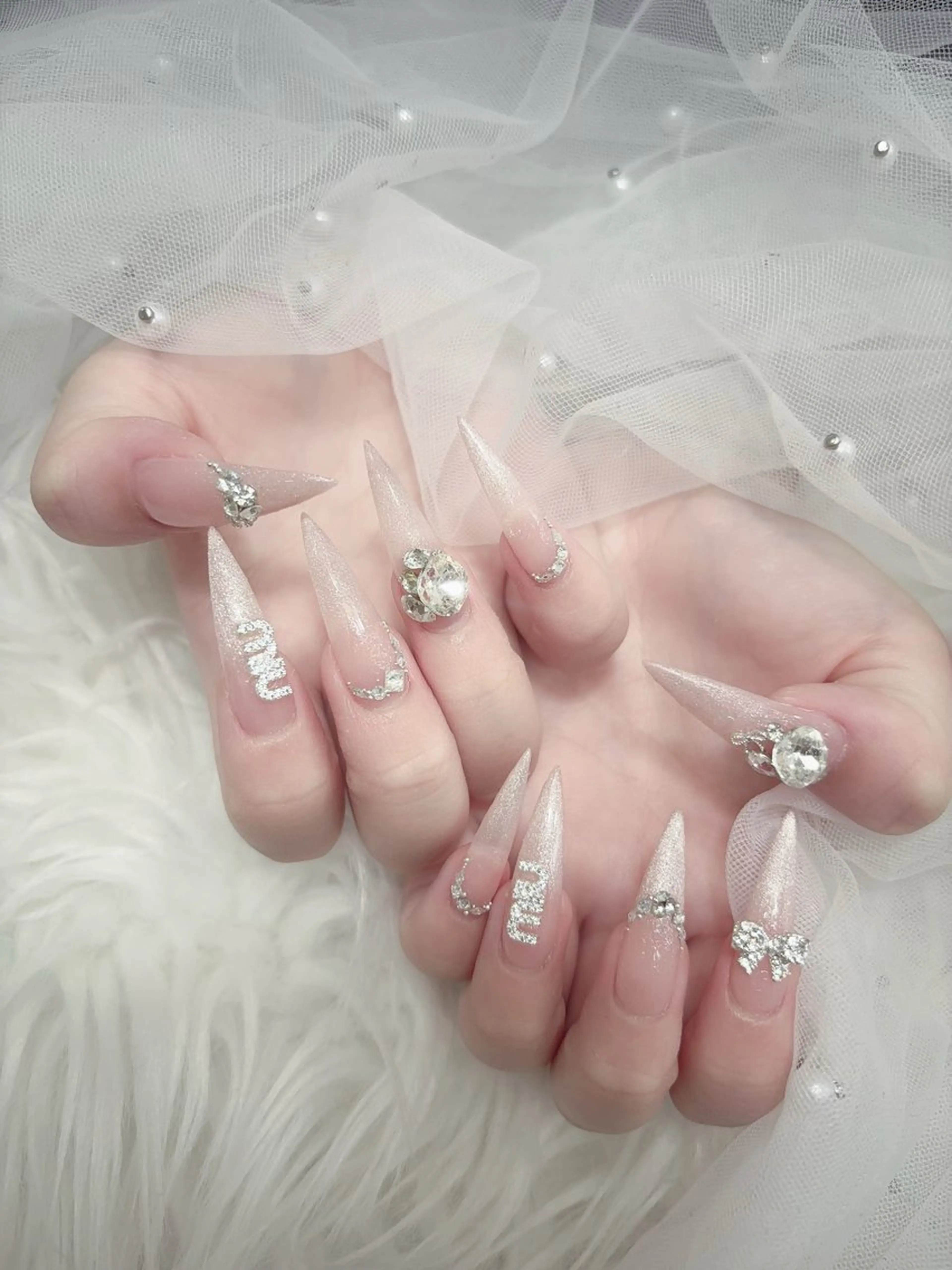 ネイル キラキラネイル 韓国ネイル スカルプネイル ハンドネイル MoMoA Nail ネイル長さ出し専門店のネイルデザイン