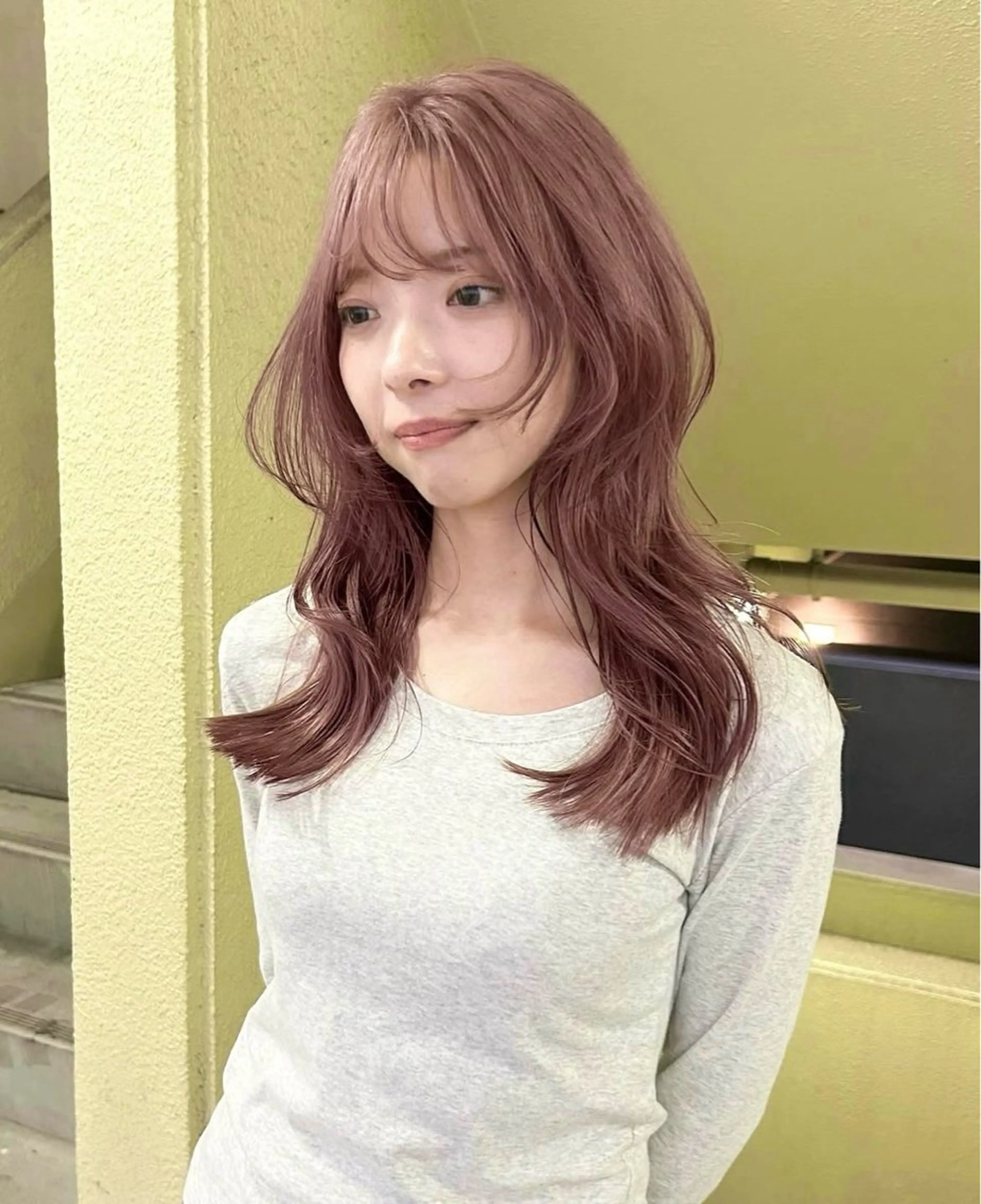 セミロング レイヤーカット カット ヘアカラー トリートメント 似合わせレイヤー ＆透明感カラーのヘアスタイル