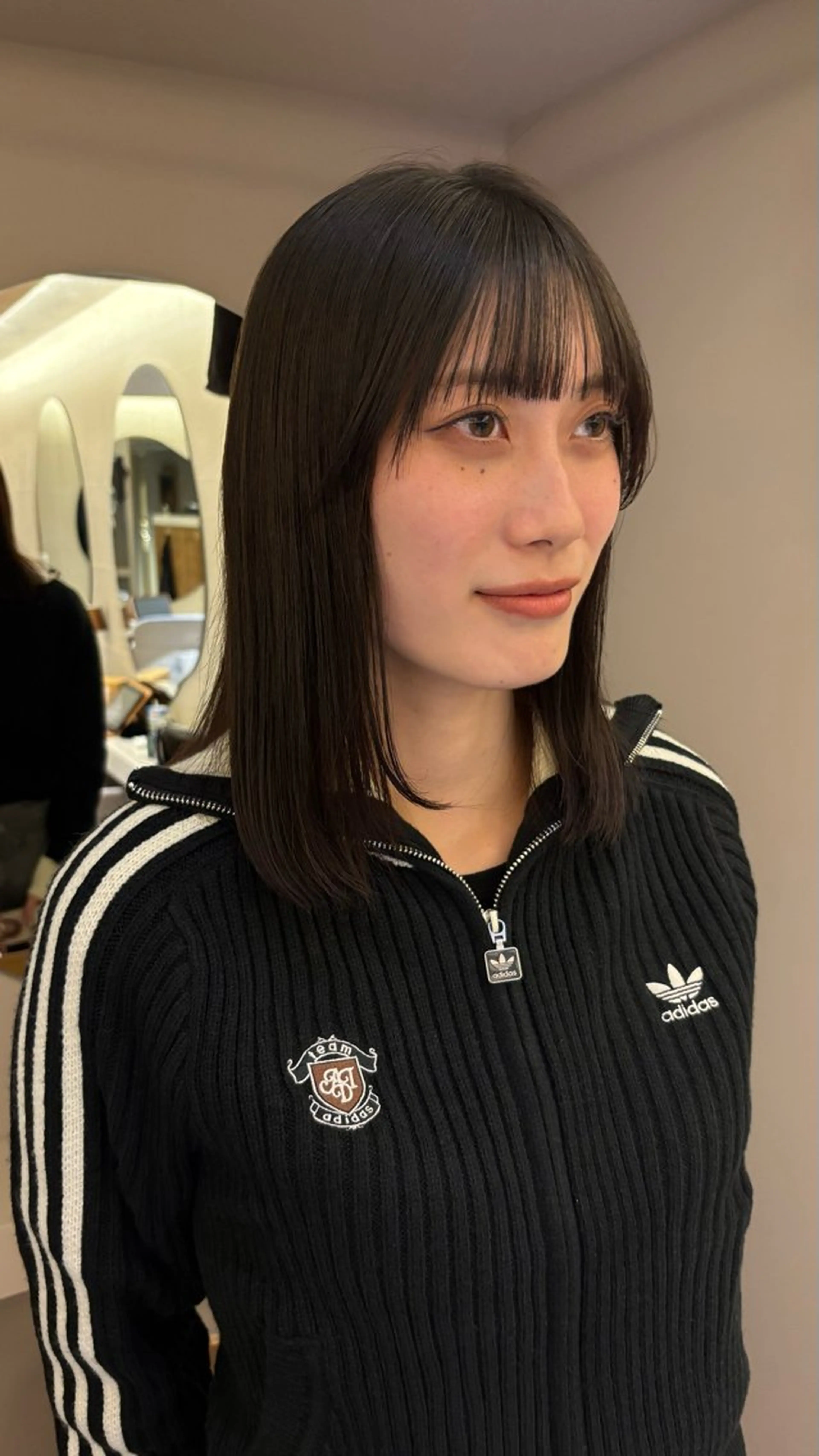 ミディアム カラー 《センターパート / perm》ナミのヘアスタイル