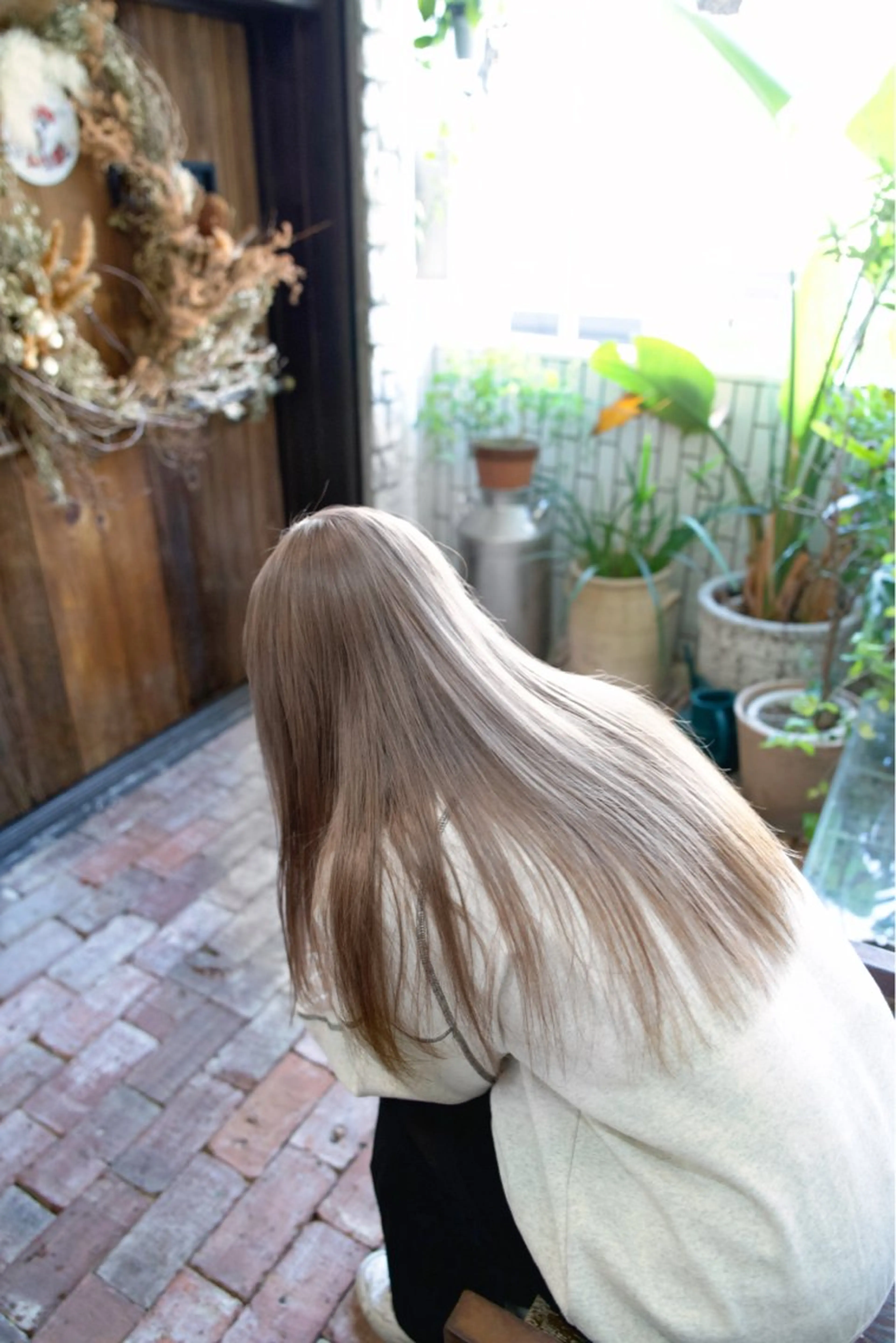 ロング カラー ブリーチ カット ヘアカラー トリートメント 安藤悠里/ハイトーン /デザインカラーのヘアスタイル