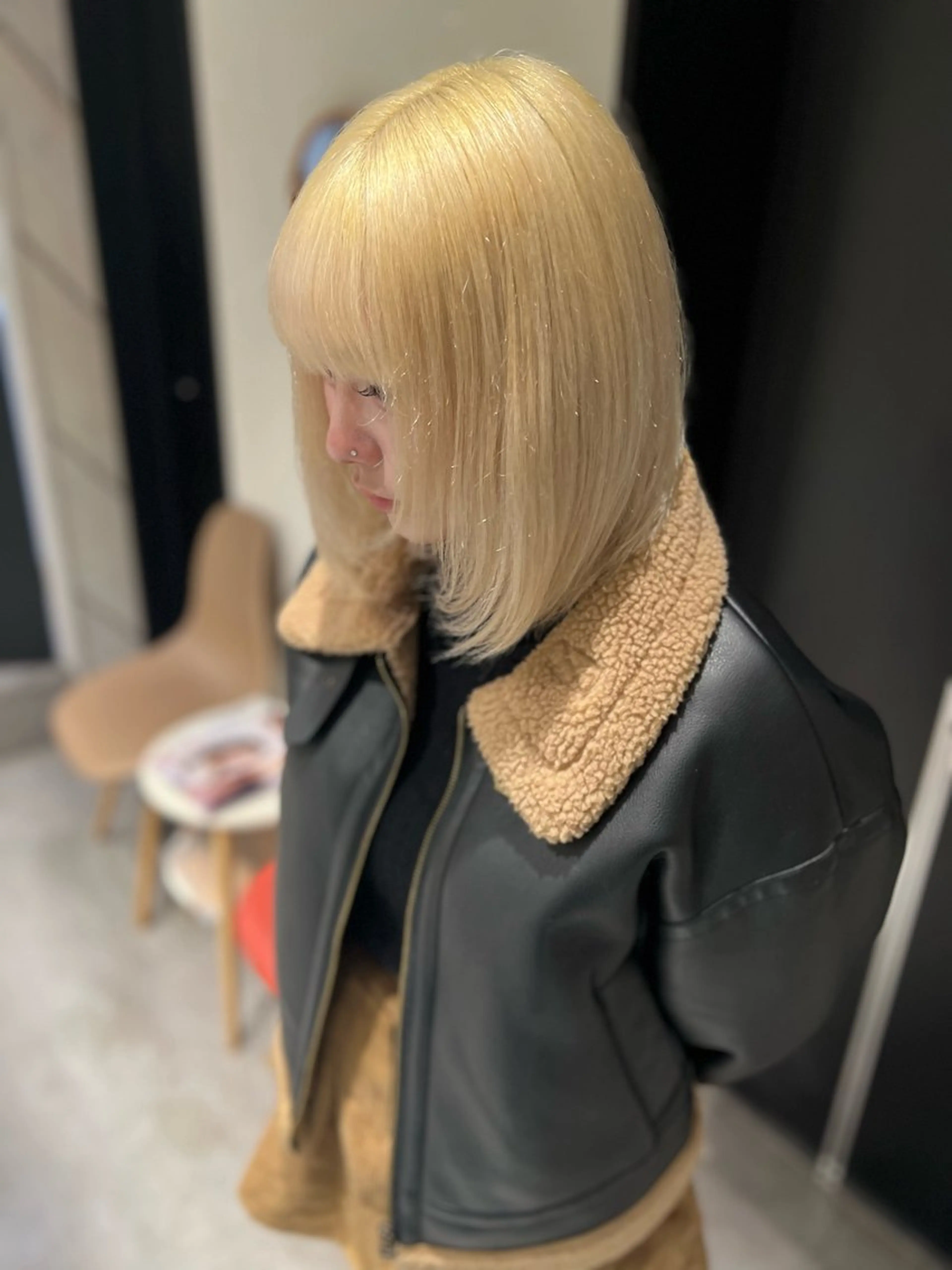 ミディアム カラー ブロンド ayaka🫧 梅田ダブルカラーのヘアスタイル