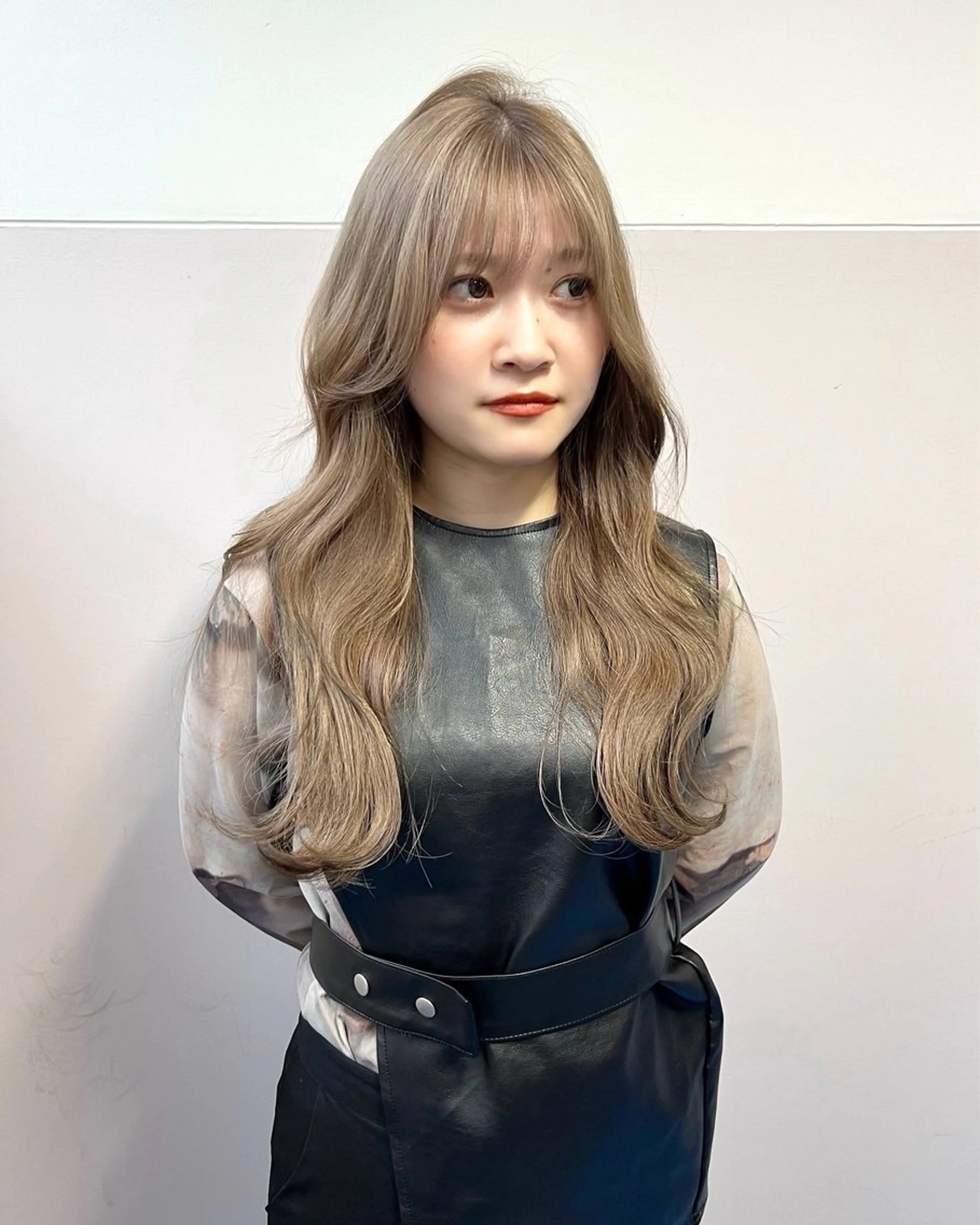 ロング カラー ベージュカラー ブリーチ カット ヘアカラー トリートメント 樫原裕二/レイヤー カット/透明感カラーのヘアスタイル