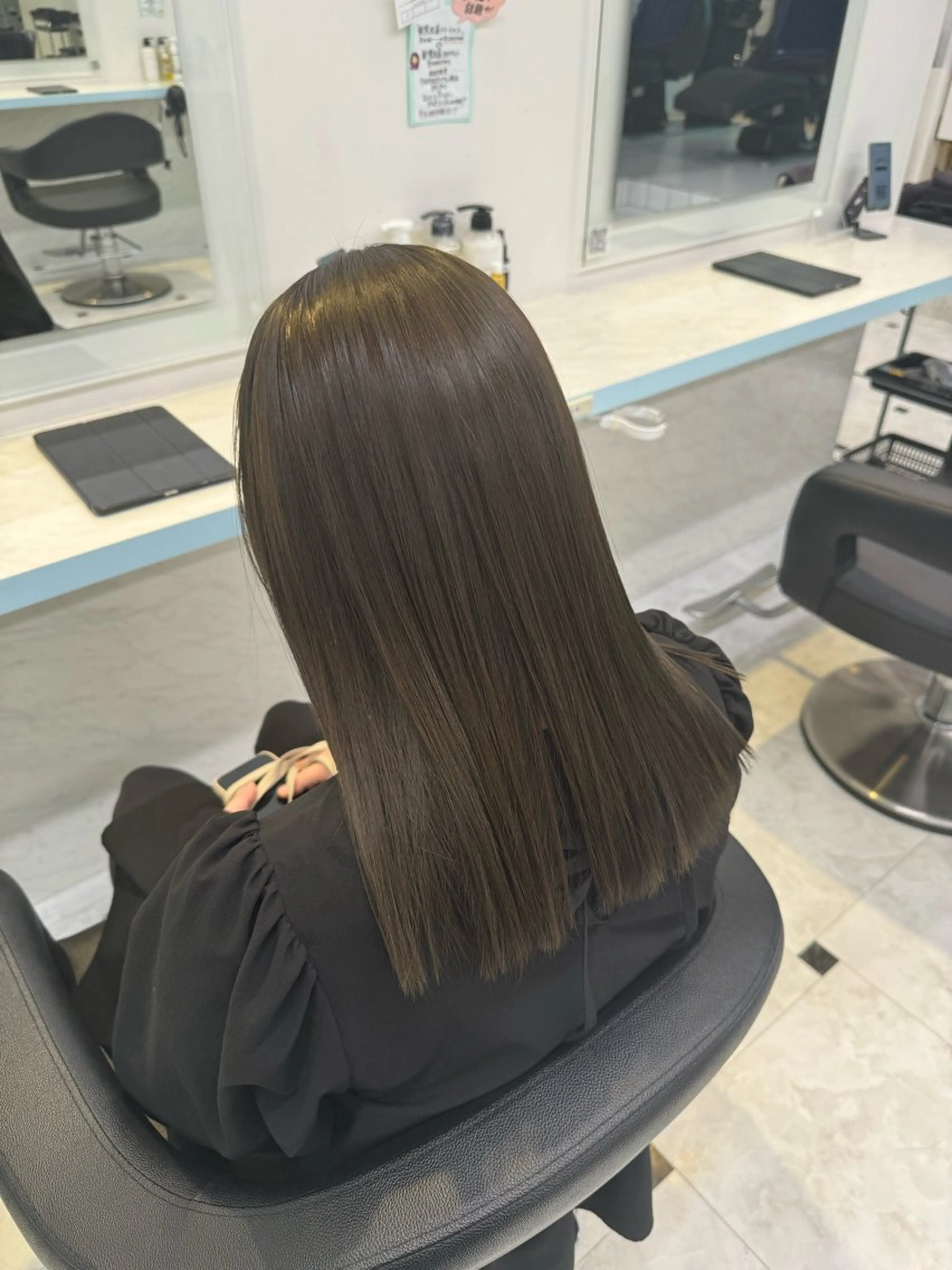 セミロング ヘアカラー 🤎モテ髪＆透明感 ミルクティー🥣🤎のヘアスタイル