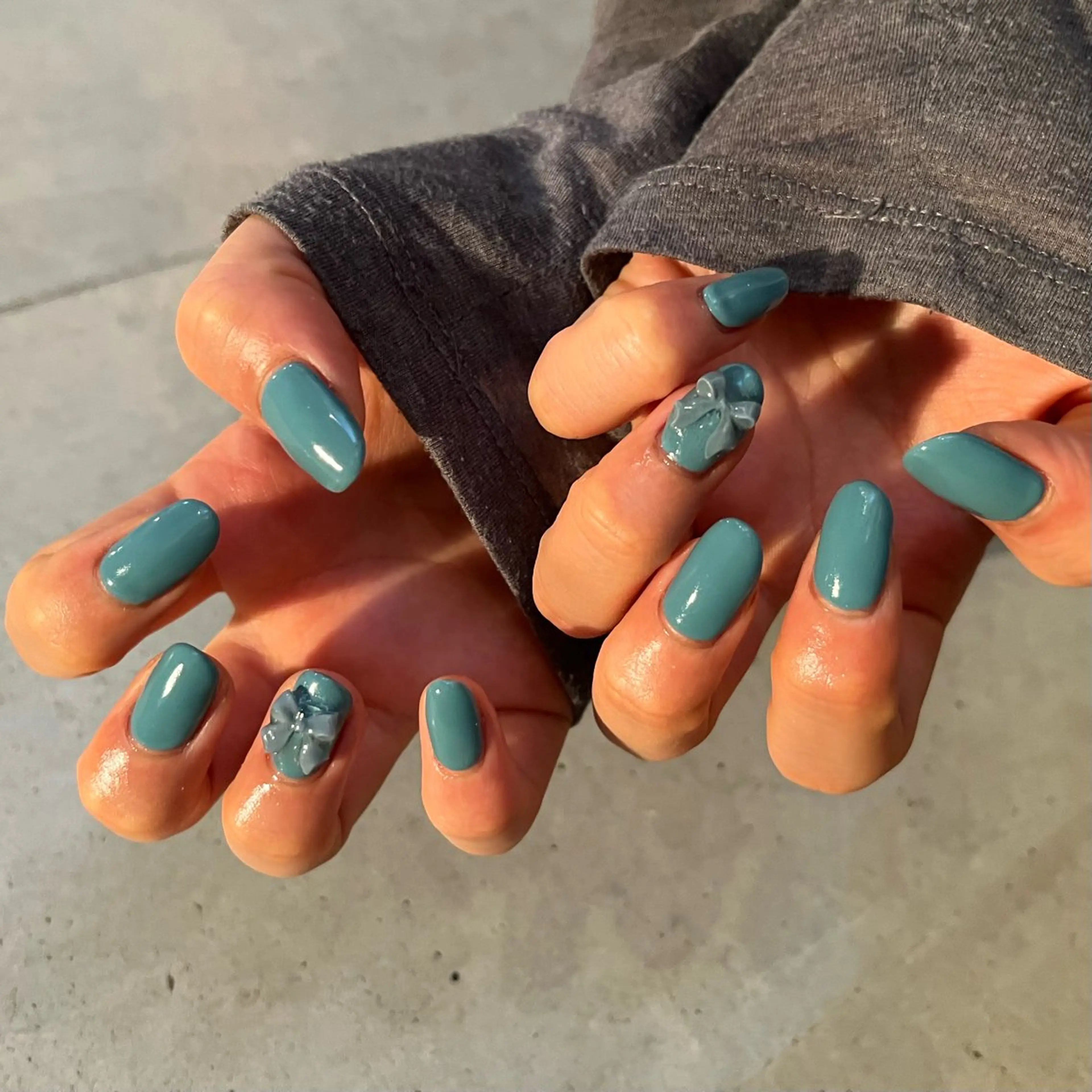 ネイル ワンカラーネイル リボン ハンドネイル DariL Ayaのネイルデザイン