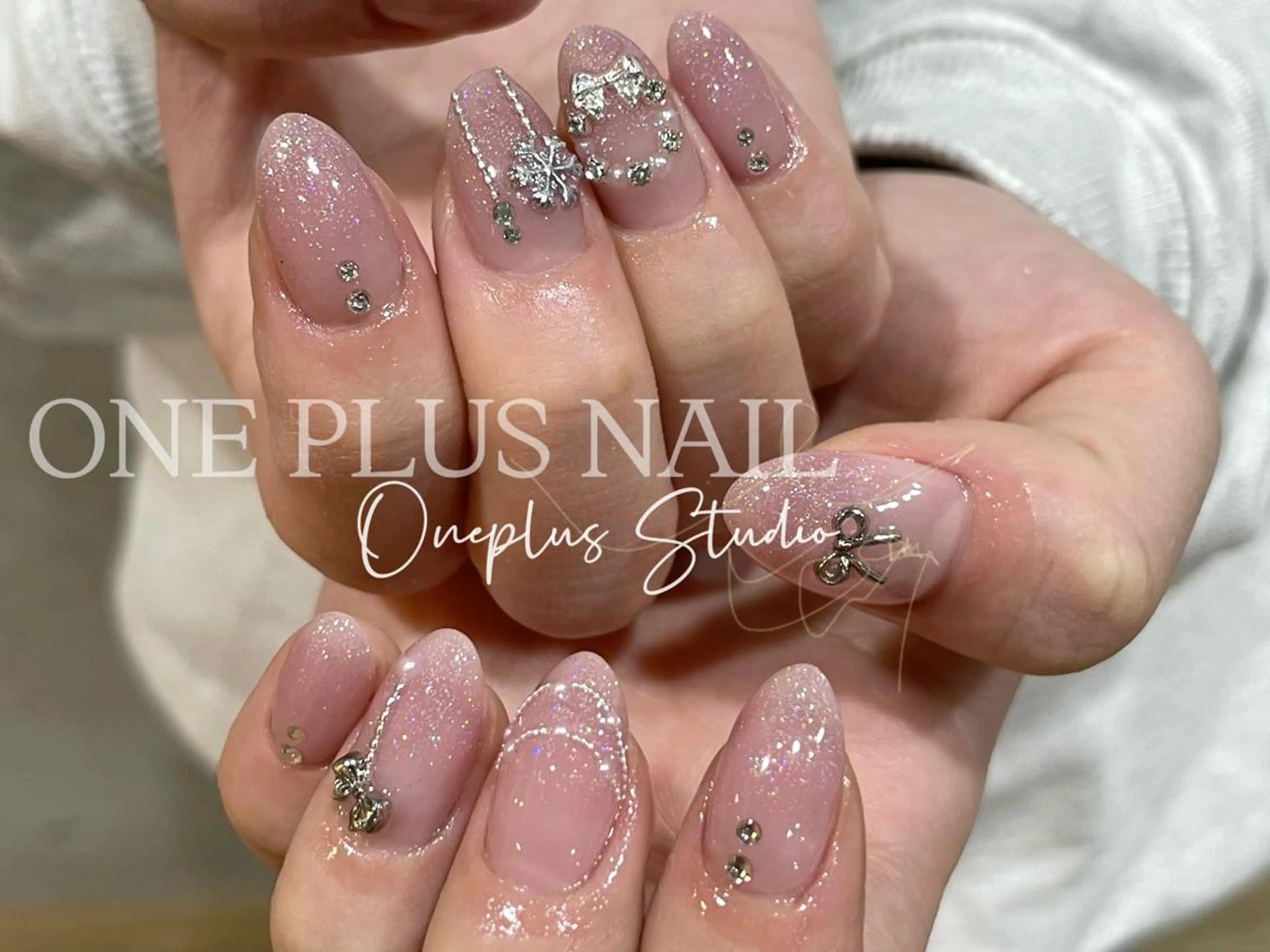 ネイル アートネイル オーロラネイル ガーリー キラキラネイル 韓国ネイル One plus StudioNailのネイルデザイン