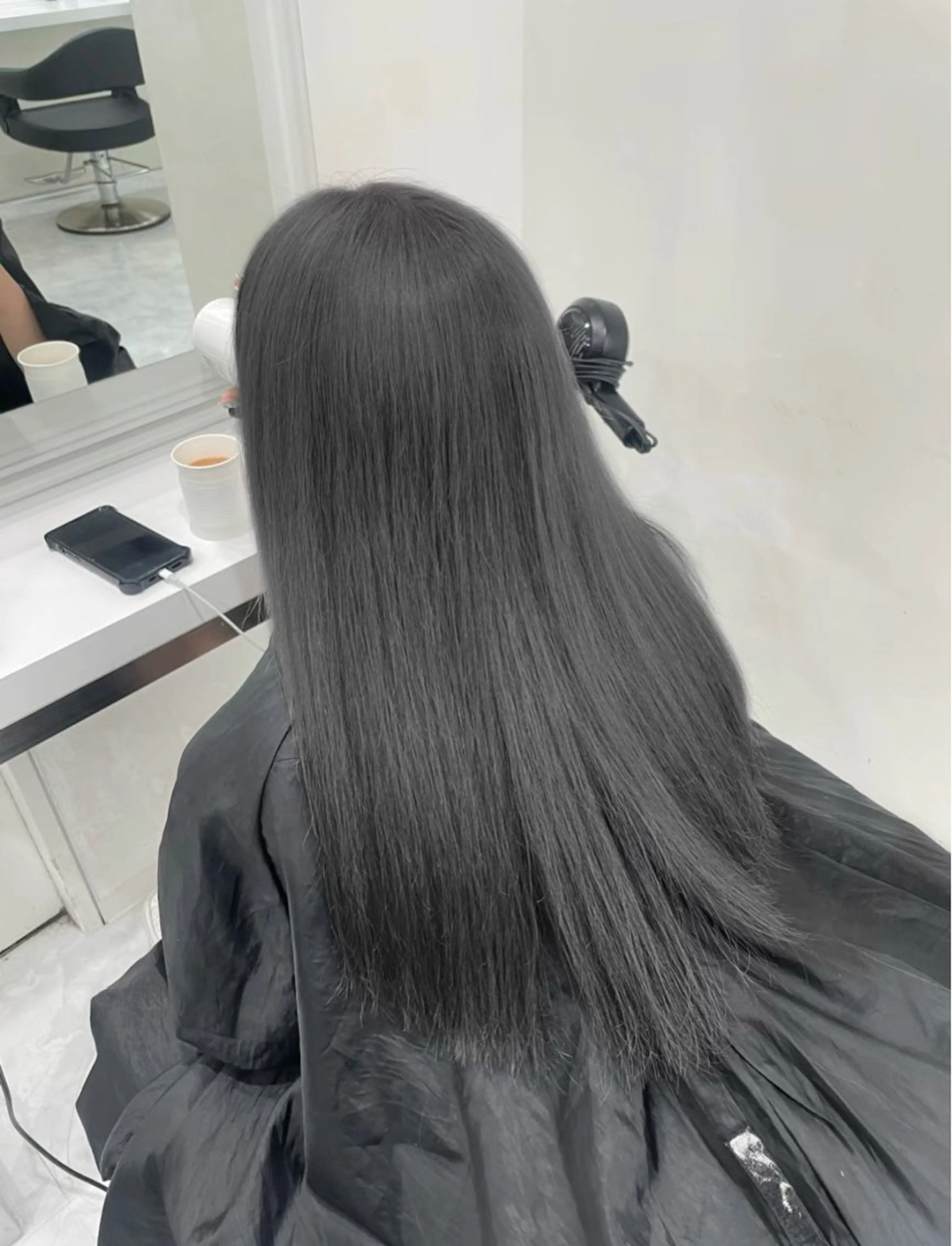 ロング カラー ヘアカラー トリートメント ブリーチなし🩶 グレージュのヘアスタイル