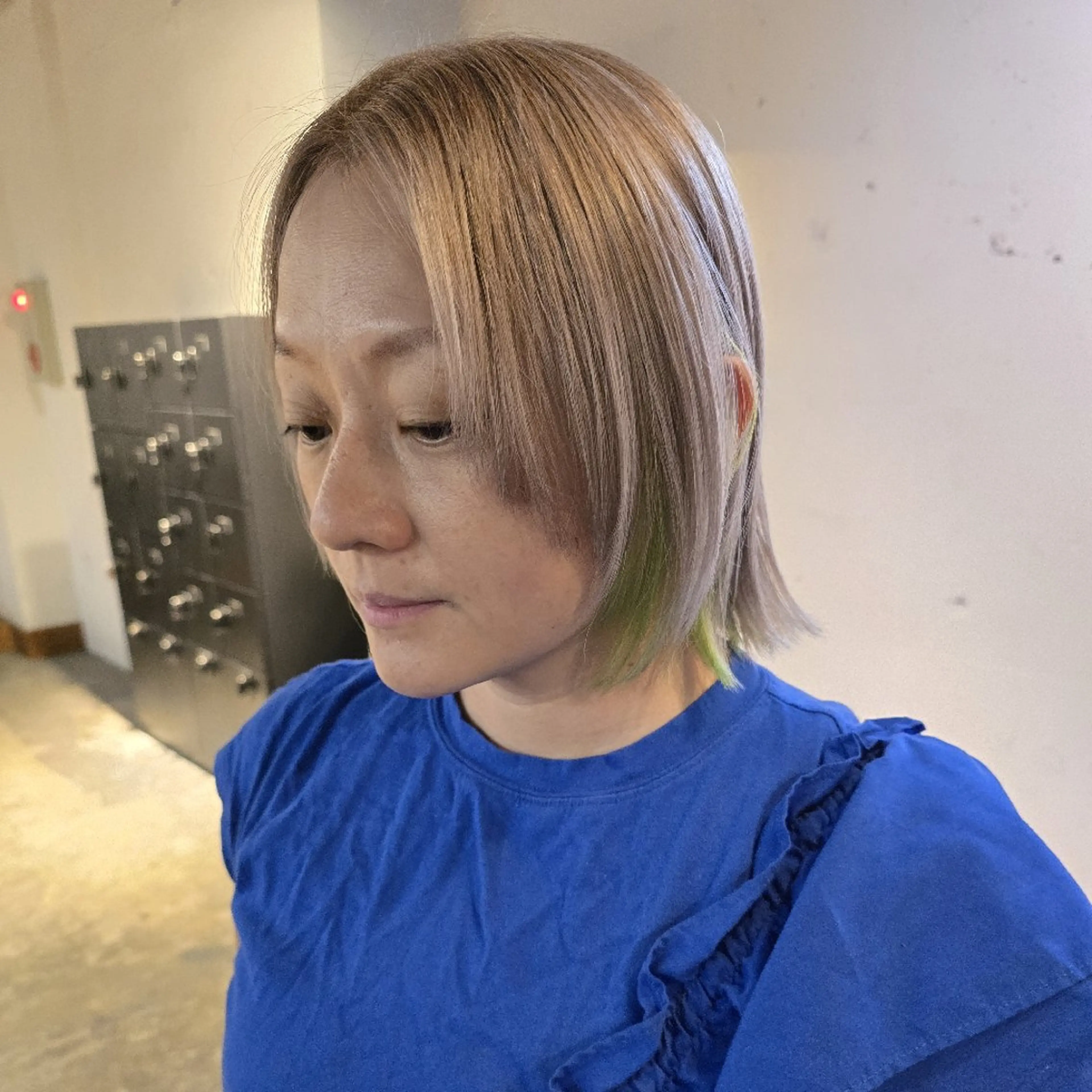 ショート カラー ブリーチ ハヤシ マユ ✂ 府中美容室のヘアスタイル