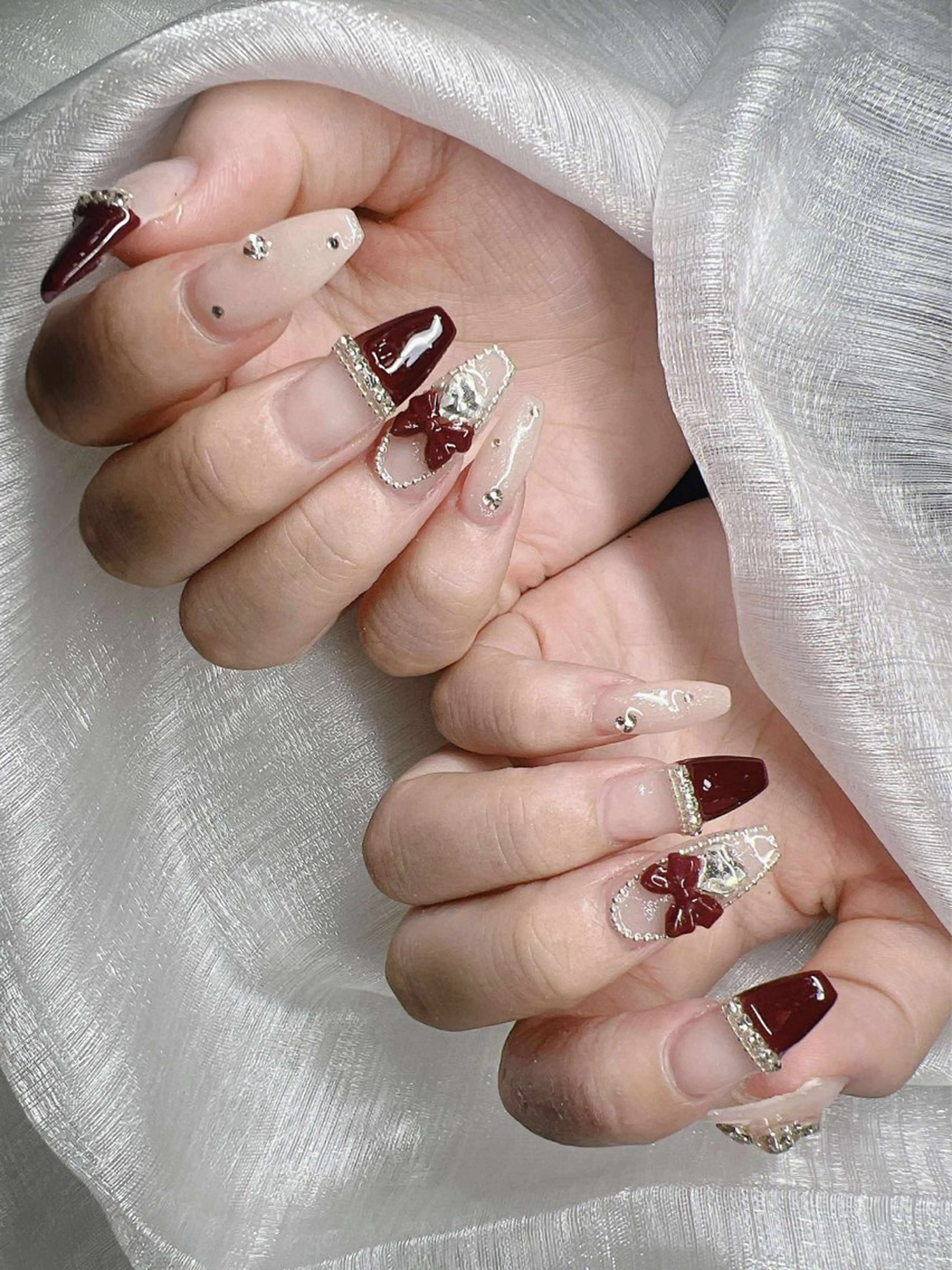 ネイル 長さ出し グラデーション 卒業式 キラキラネイル マグネットネイル ハンドネイル Lee Nailsのネイルデザイン