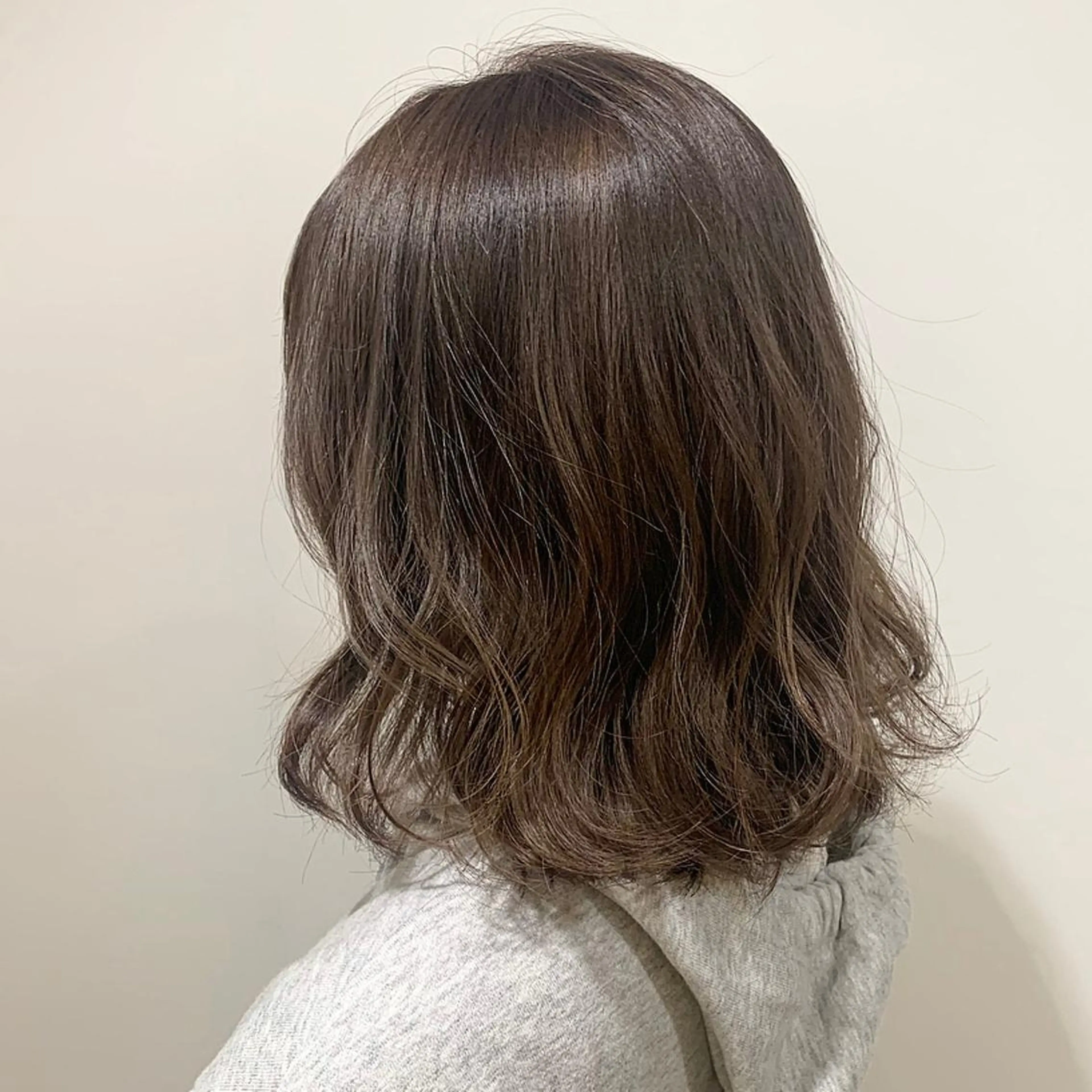 カラー 山口 莉奈のヘアスタイル